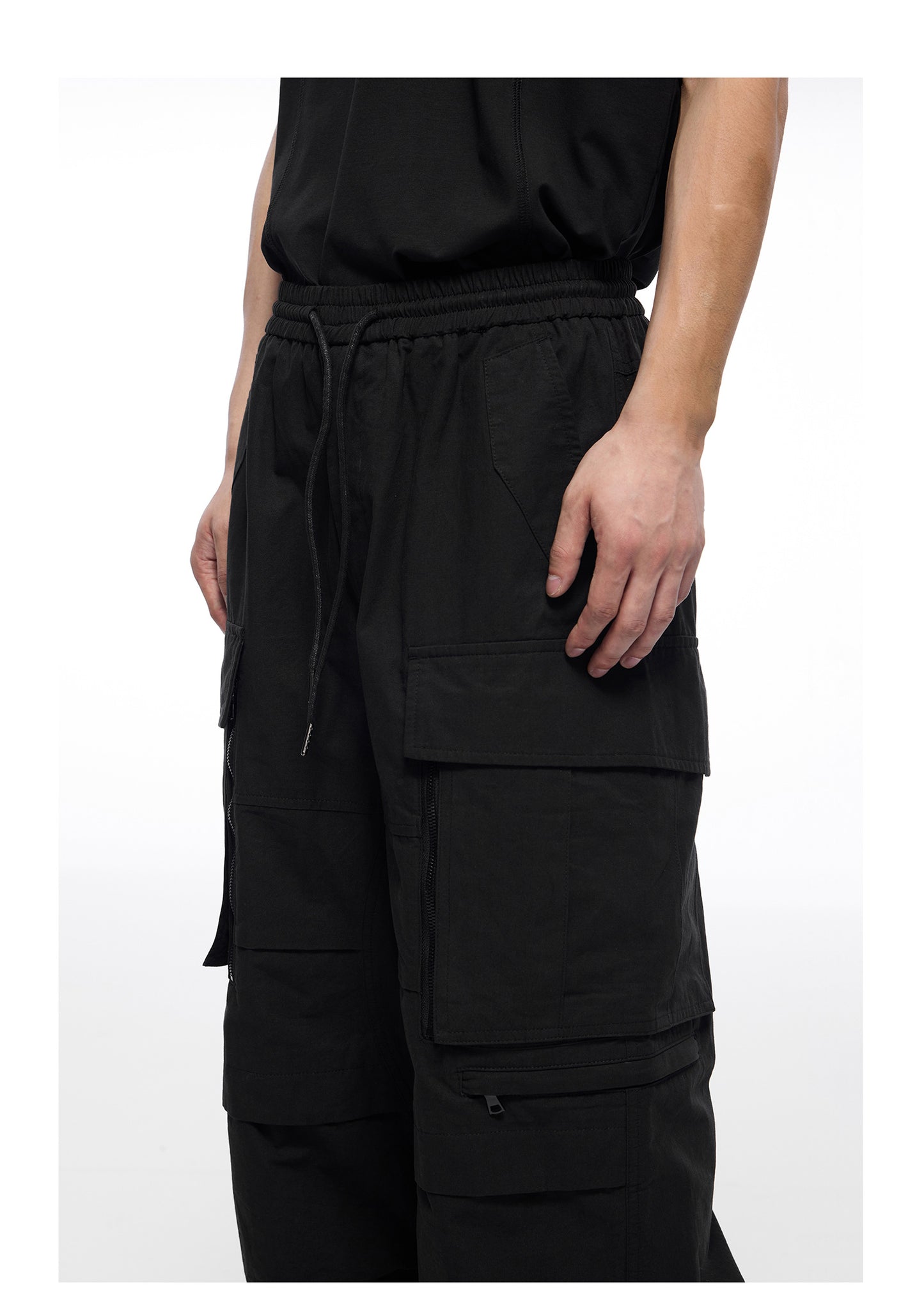 Multi-pocket pleated design paratrooper pants