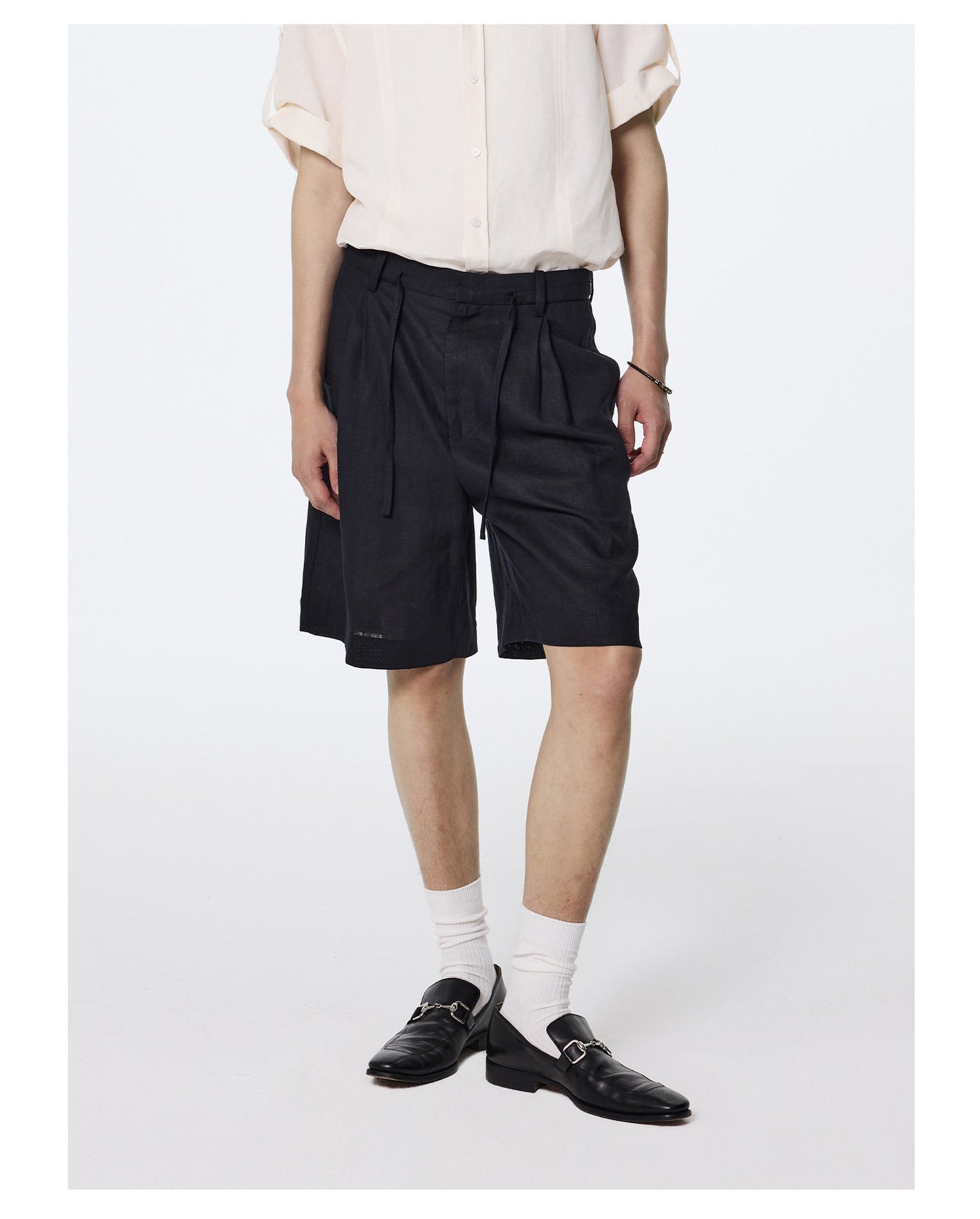 Simple Casual Double-Pleated Shorts