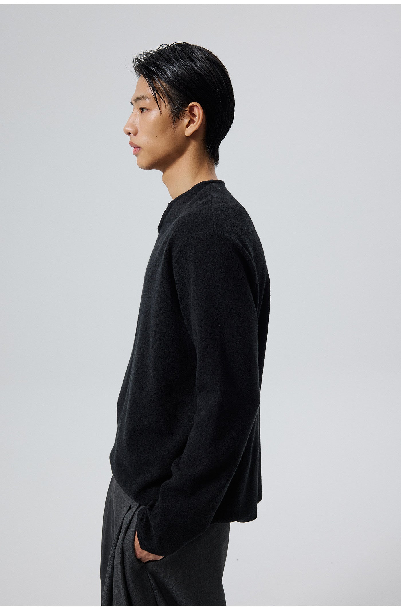 Single-button T-shirt