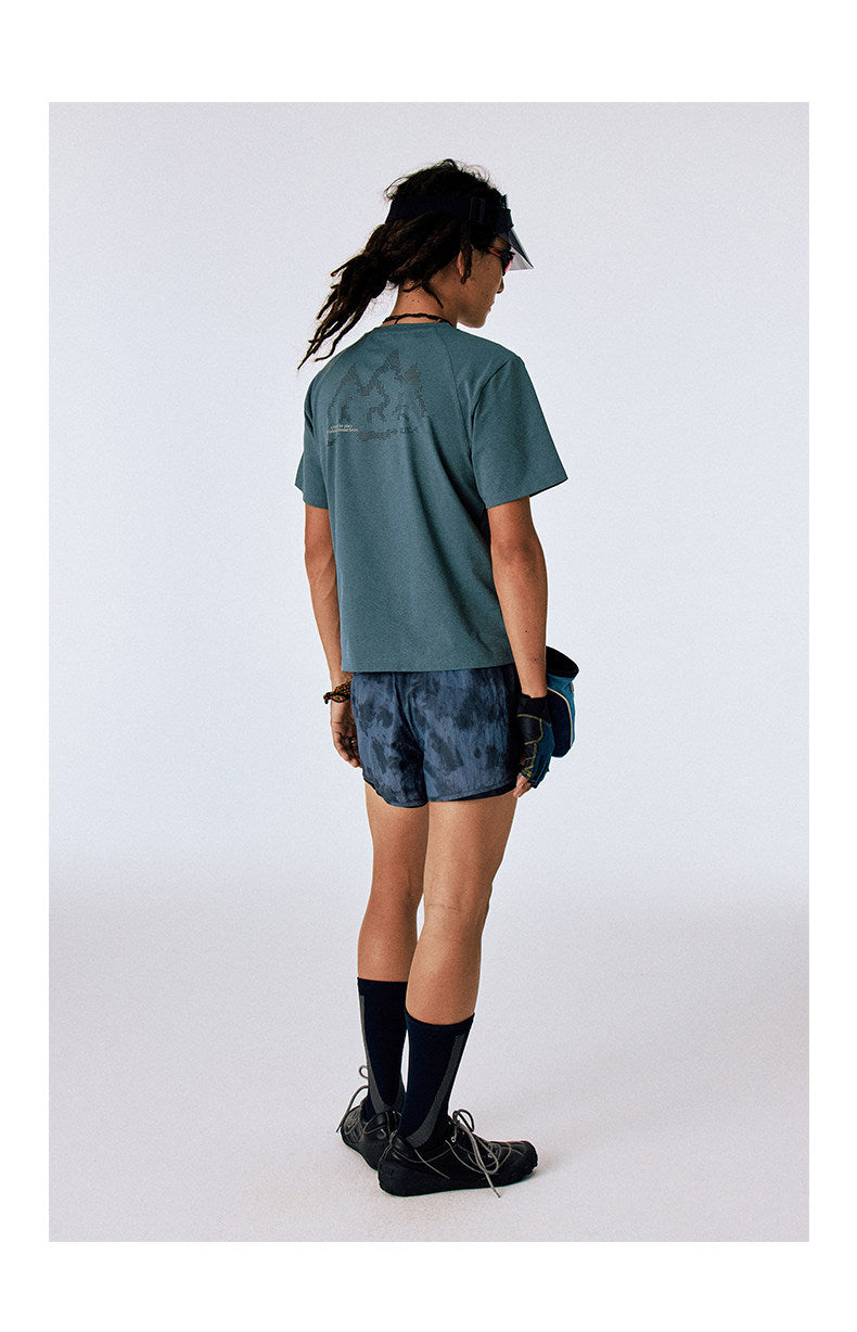 Moisture-wicking, quick-drying T-shirt