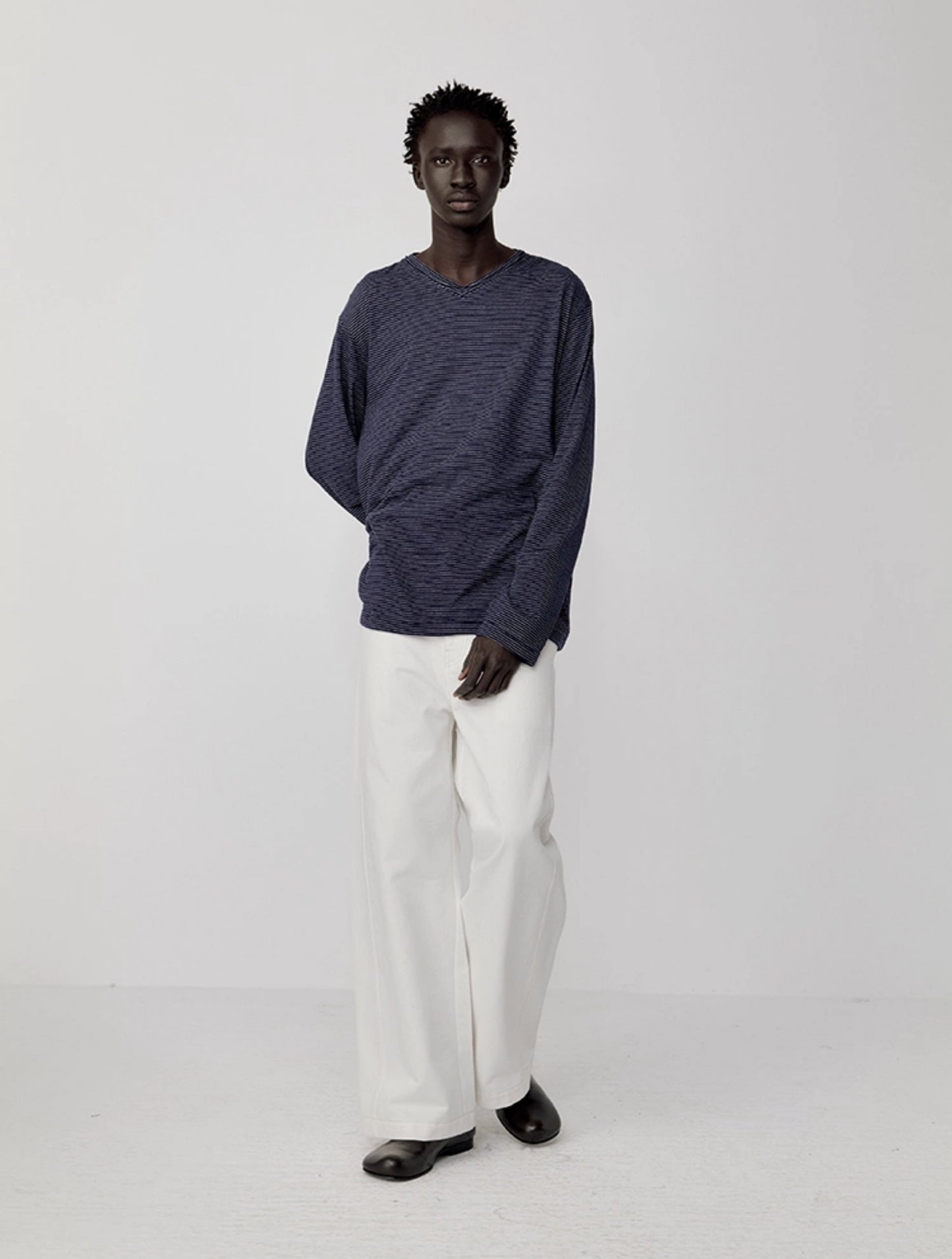 Retro Carl V-넥 T-셔츠