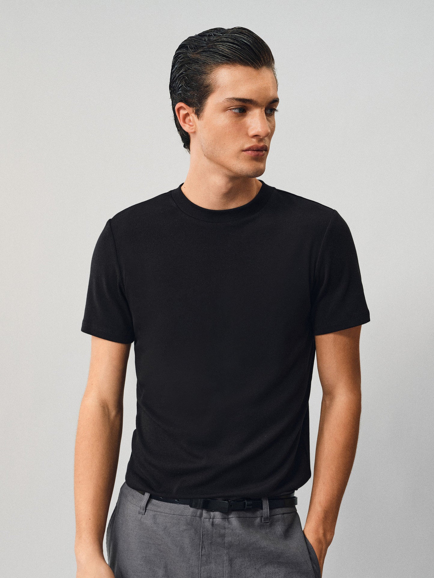 Fine-Striped Fitted Round-Neck T-Shirt