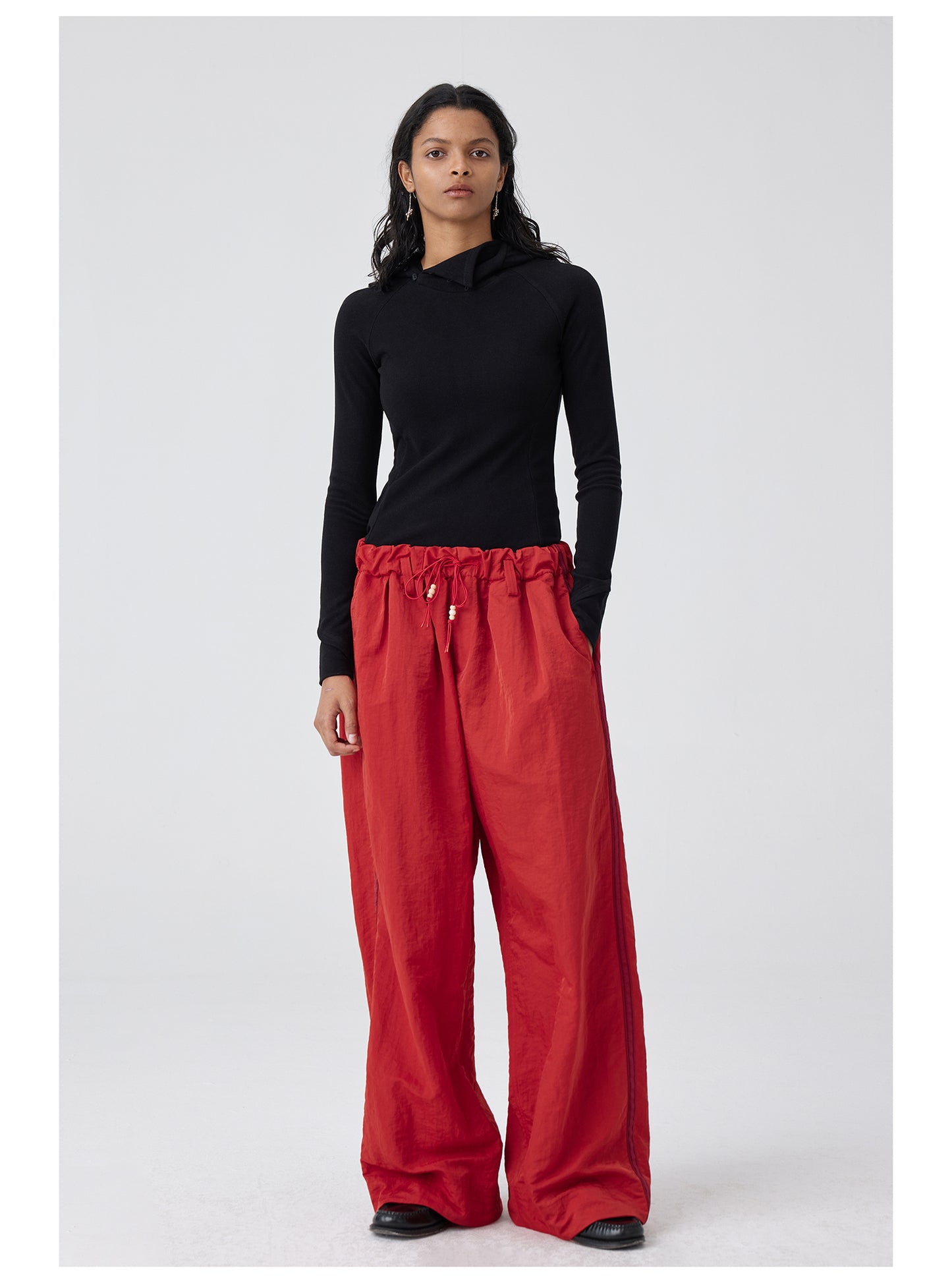 Loose-fitting nylon casual pants