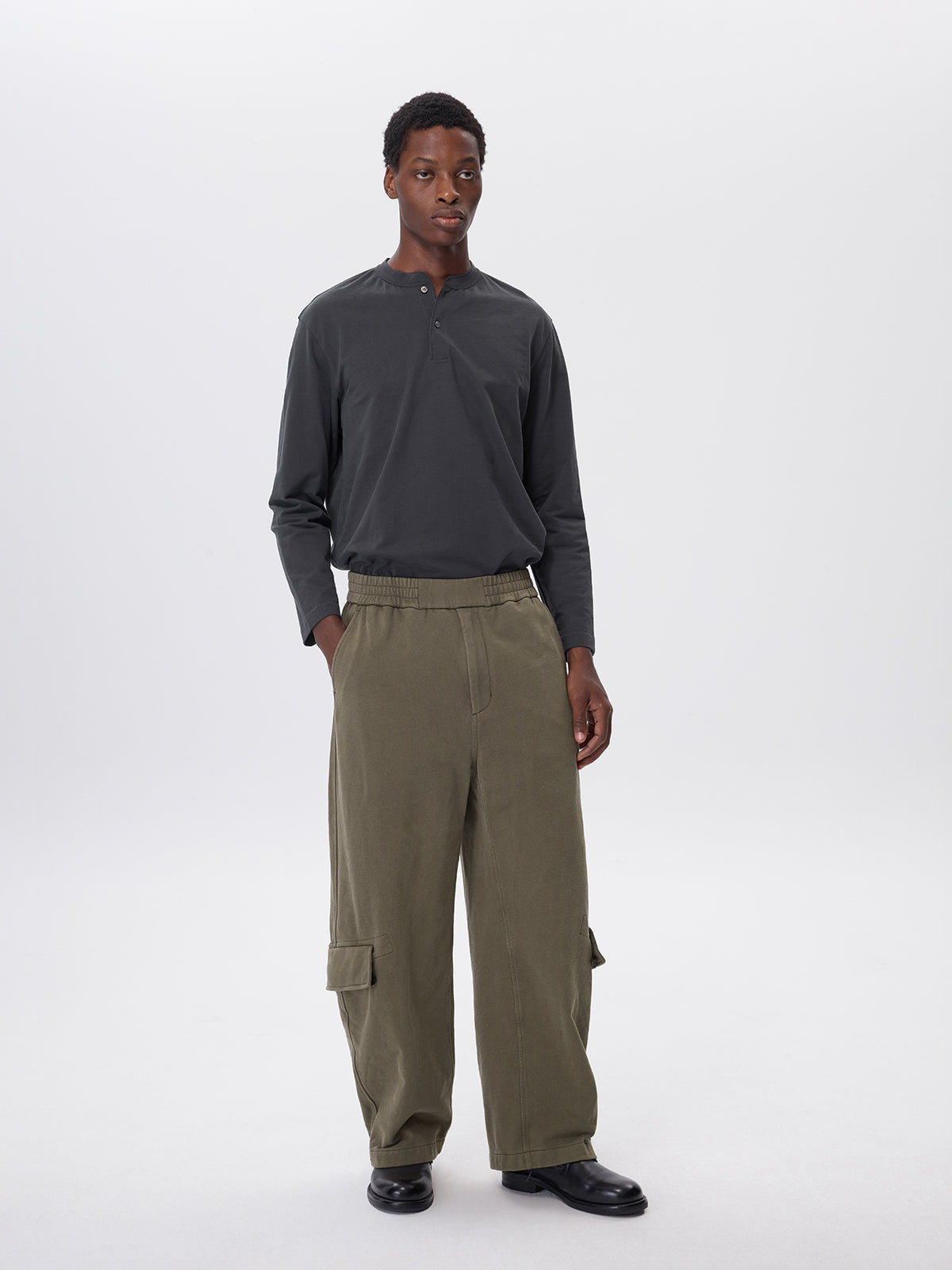 Wash-processed sweatpants