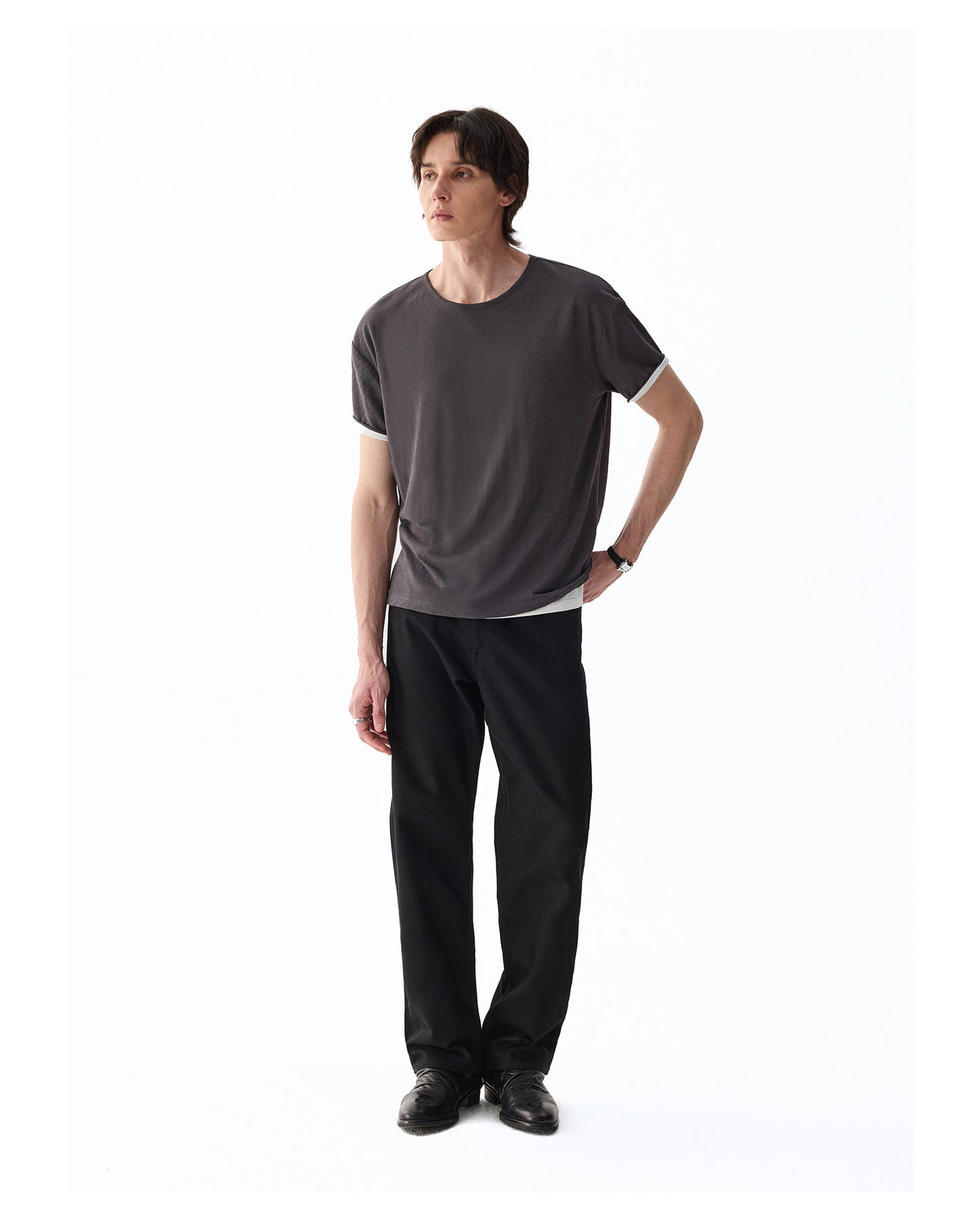 이중 라운드넥 티셔츠
