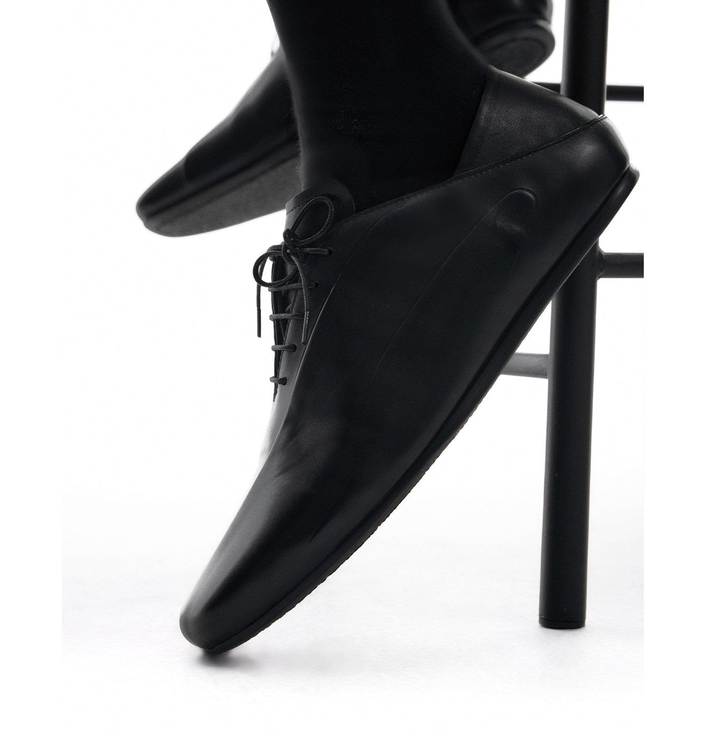 Casual Cowhide Shoes with Thin Soles