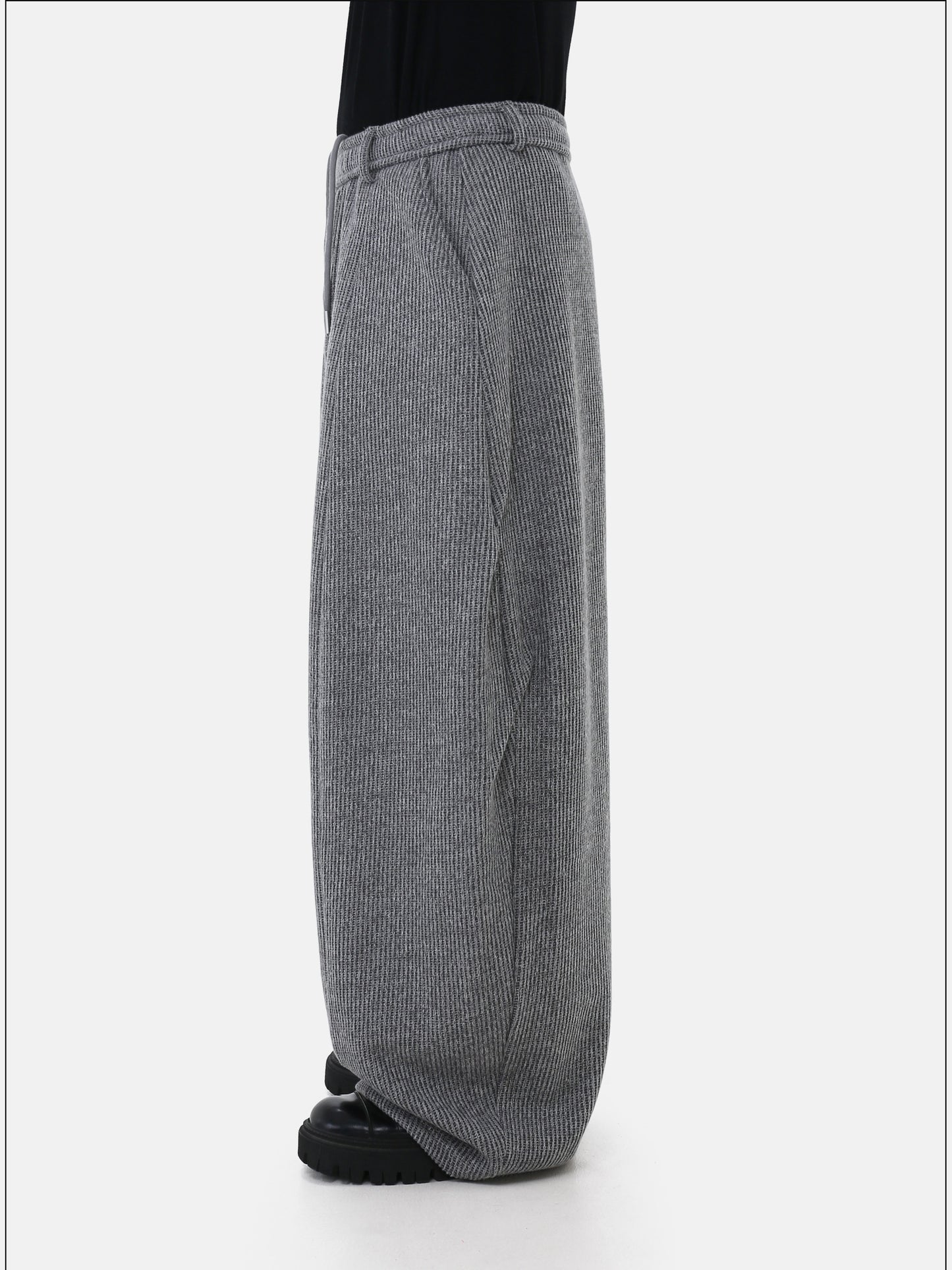 Relaxed Pleated Knit Sweatpants
