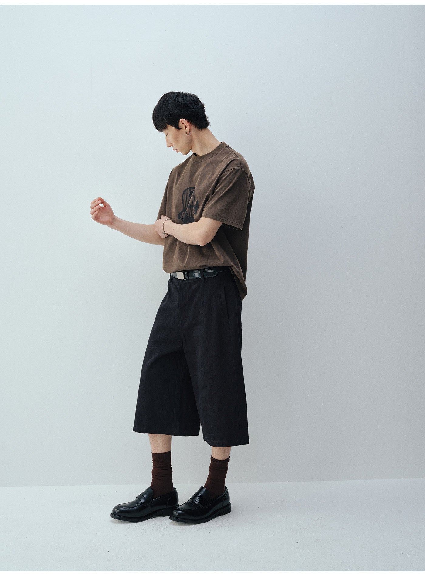 Two-Tone Chair Print T-Shirt
