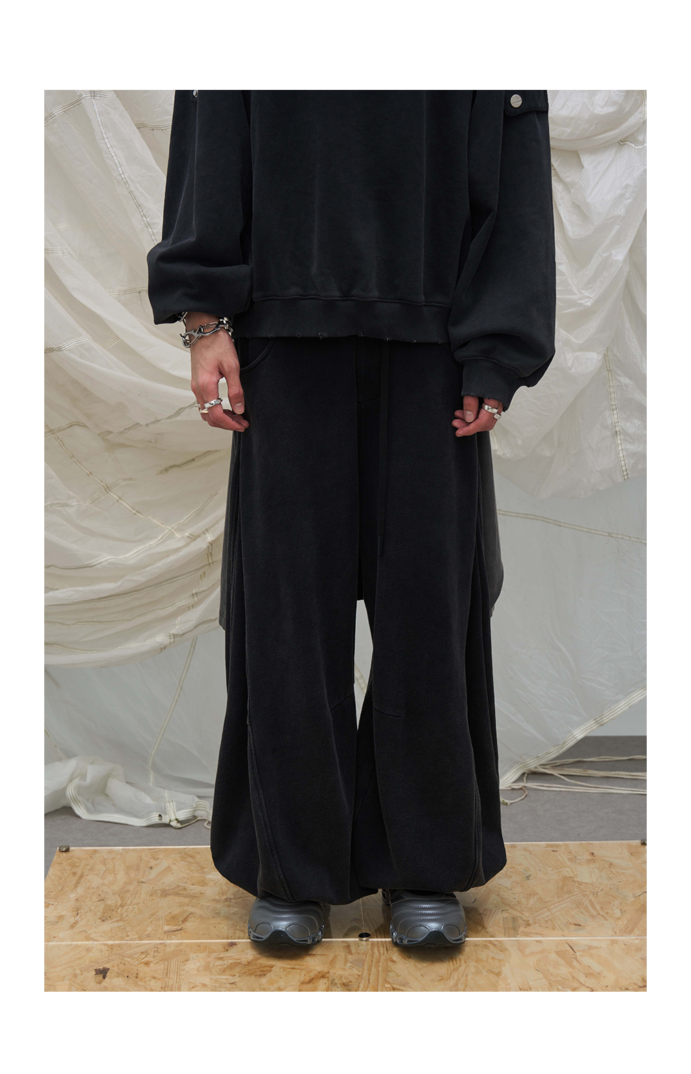 Removable T-shirt and sweatpants