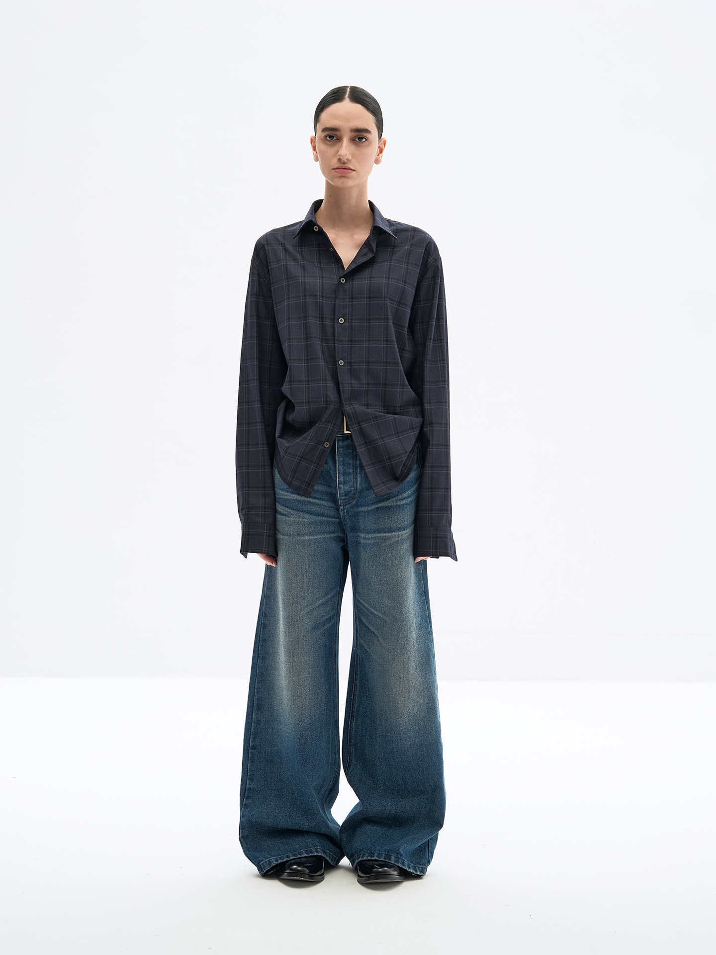 Checkered loose shirt