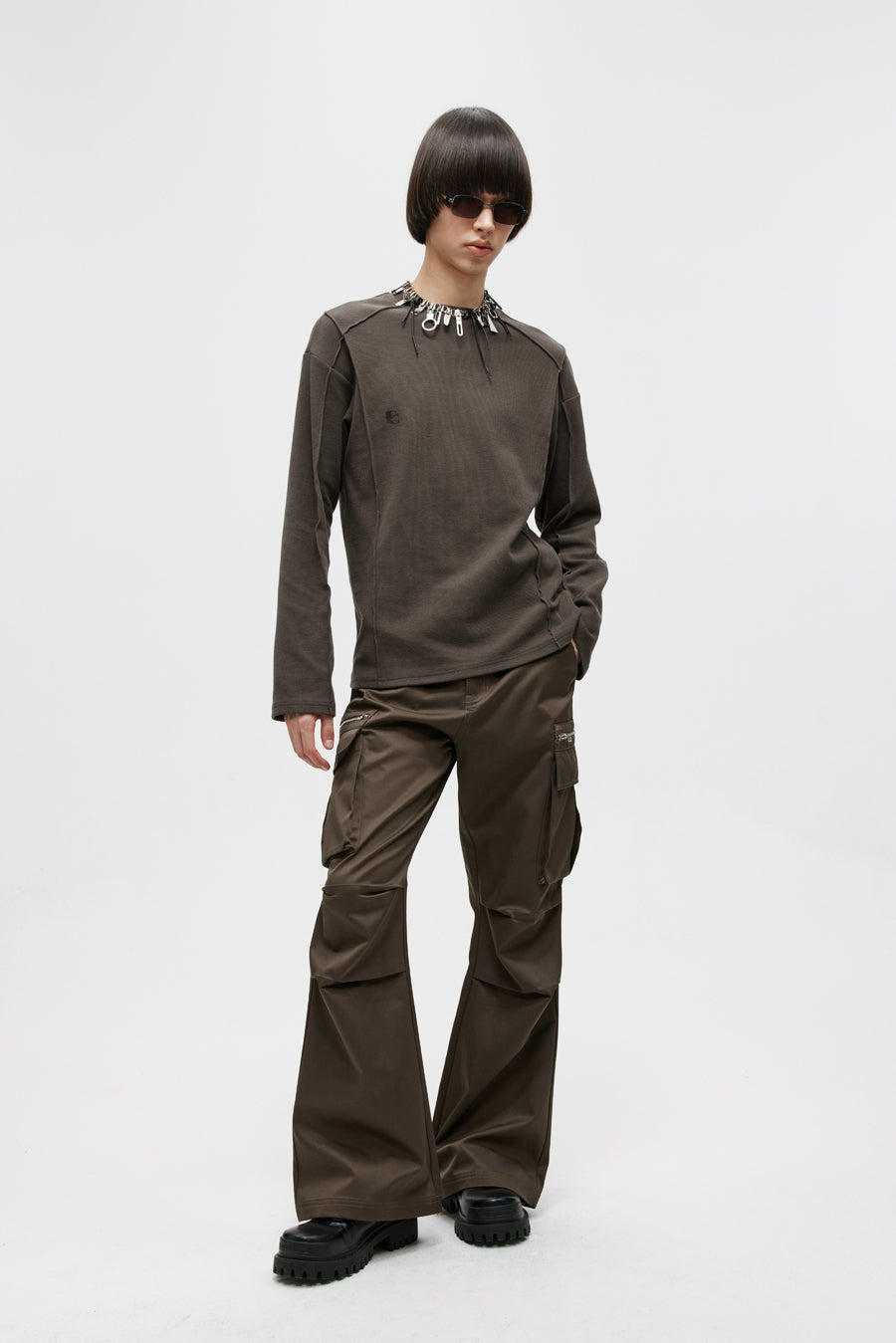 Three-dimensional patch pocket casual pants