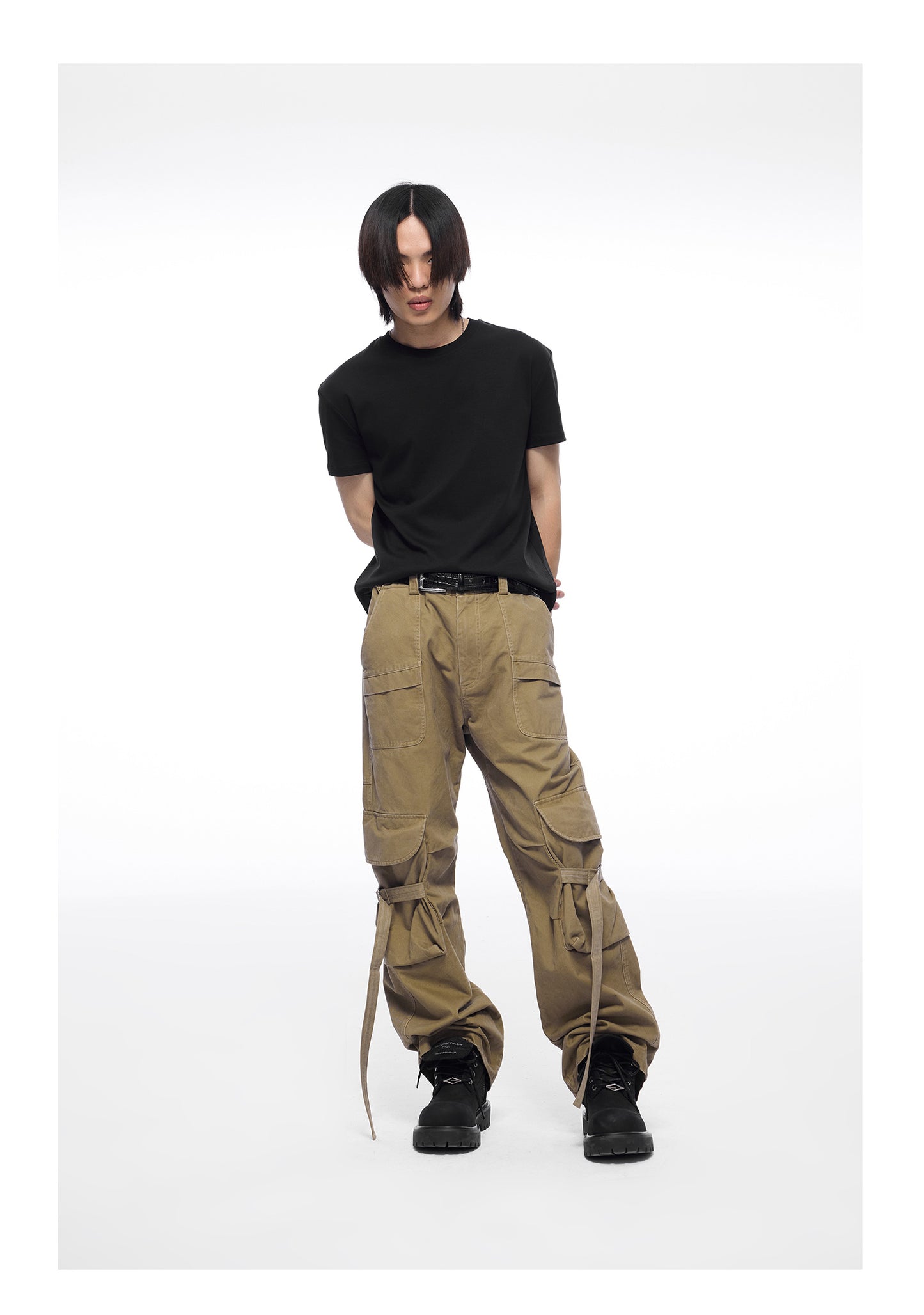 Multi-pocket casual pants with straps