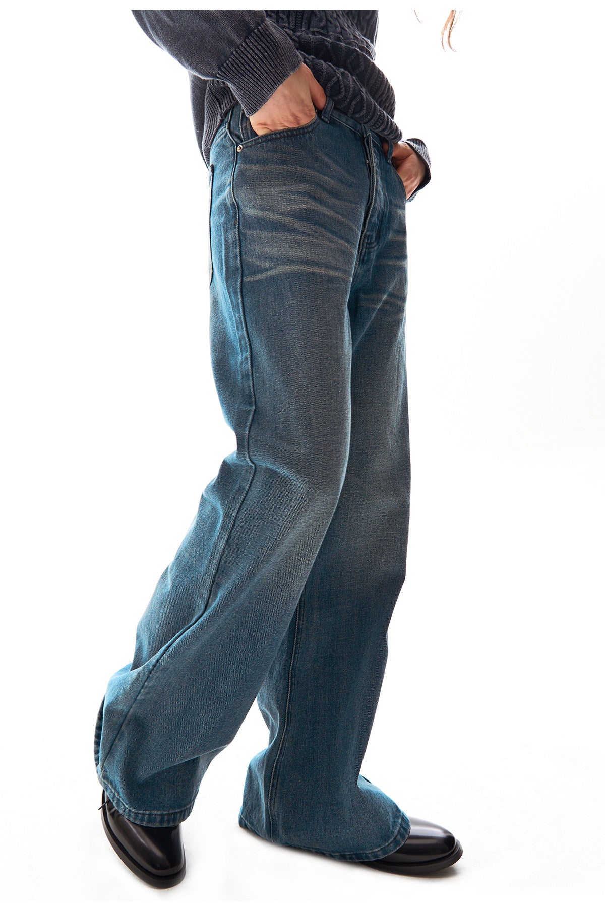 Vintage-washed jeans