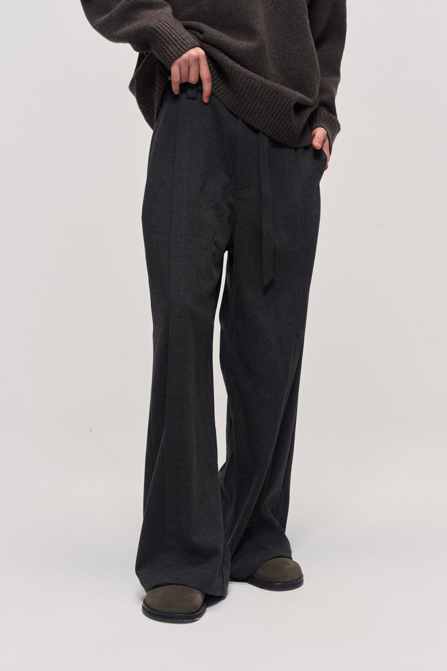 Center seam casual pants