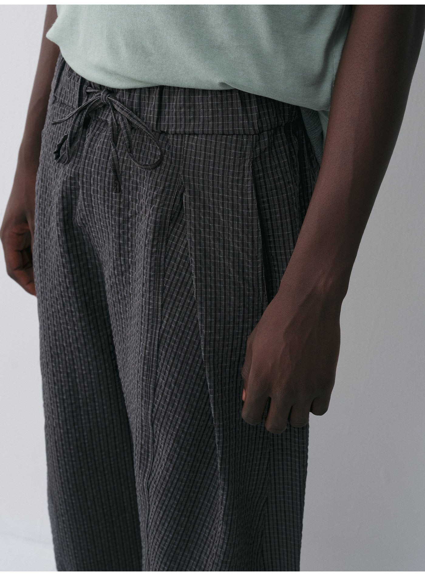 Curved Silhouette Casual Pants with Elastic Waistband