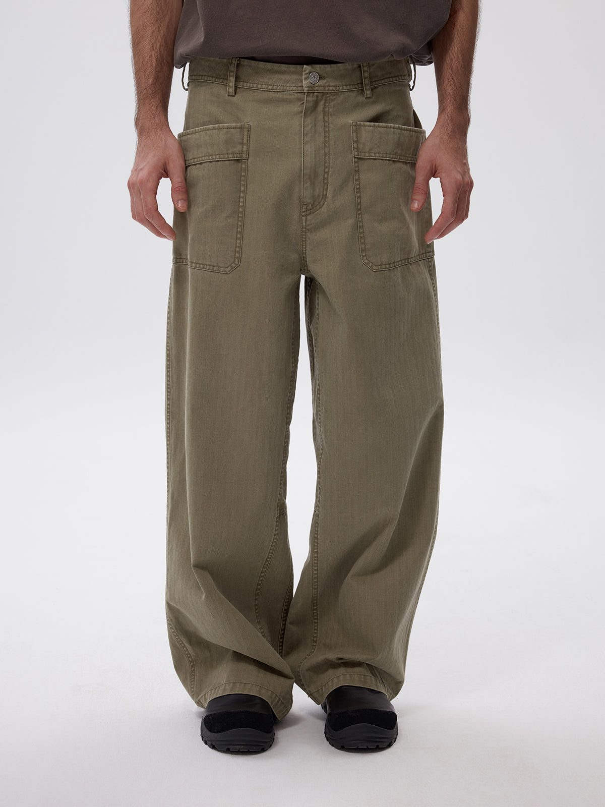 Casual pants with patch pockets