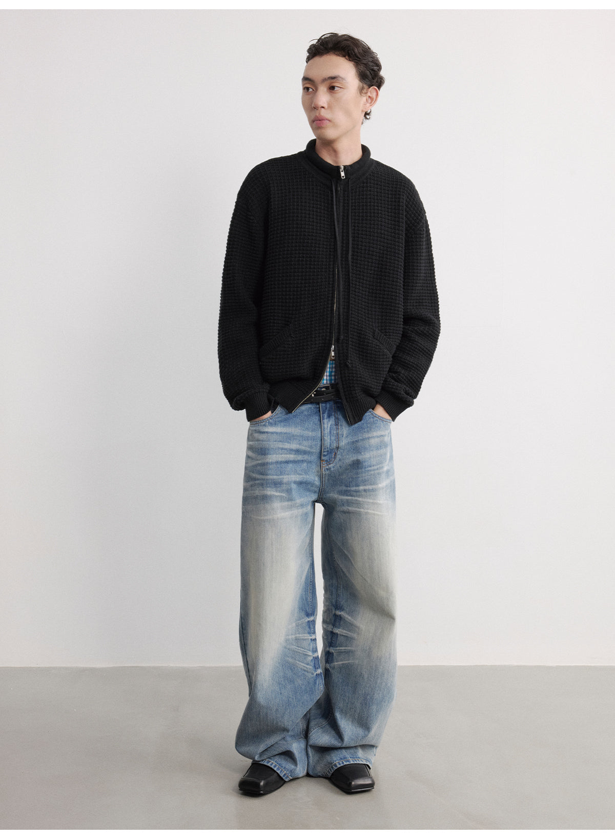 Wash-processed wide-leg jeans