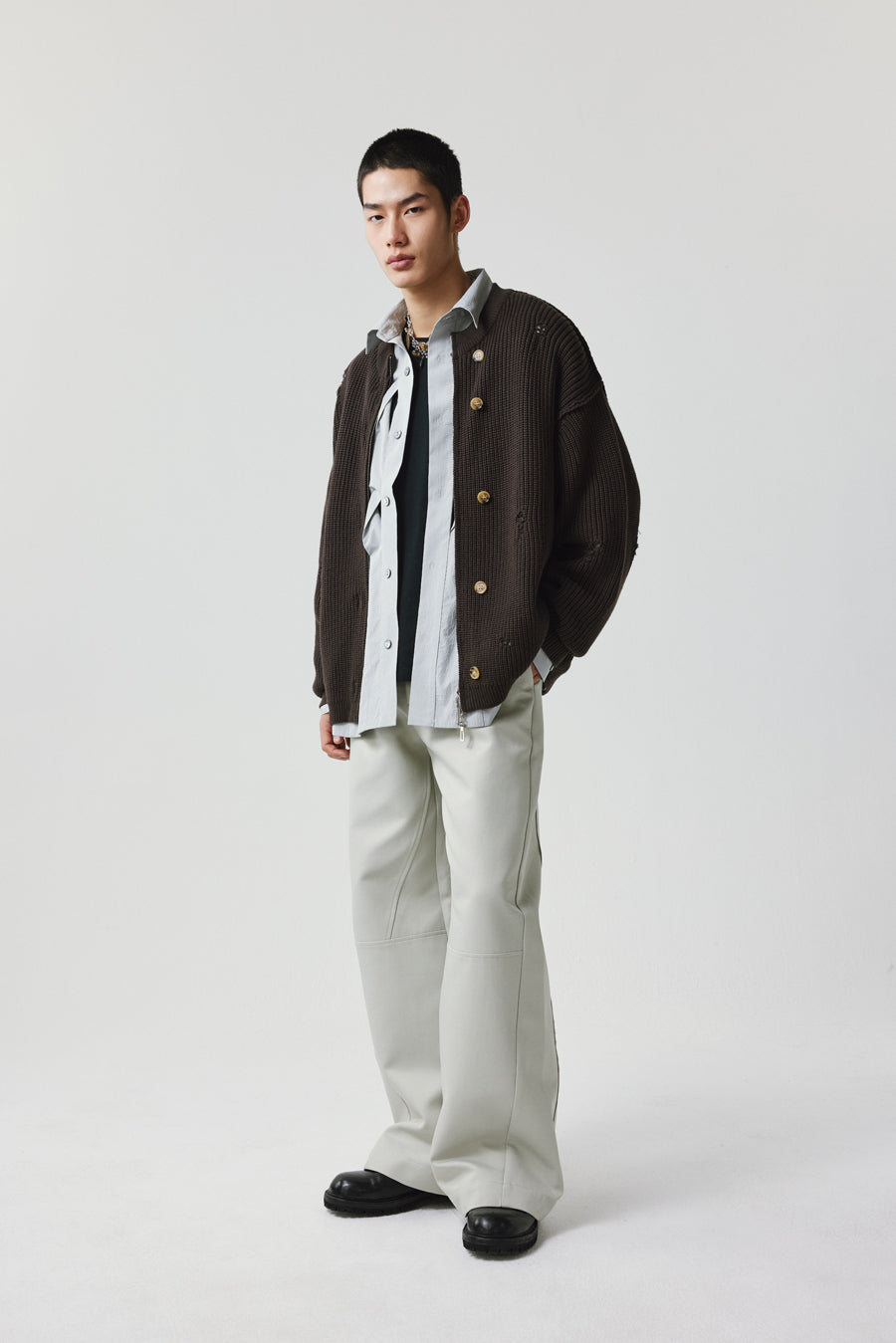 Scimitar cut casual pants