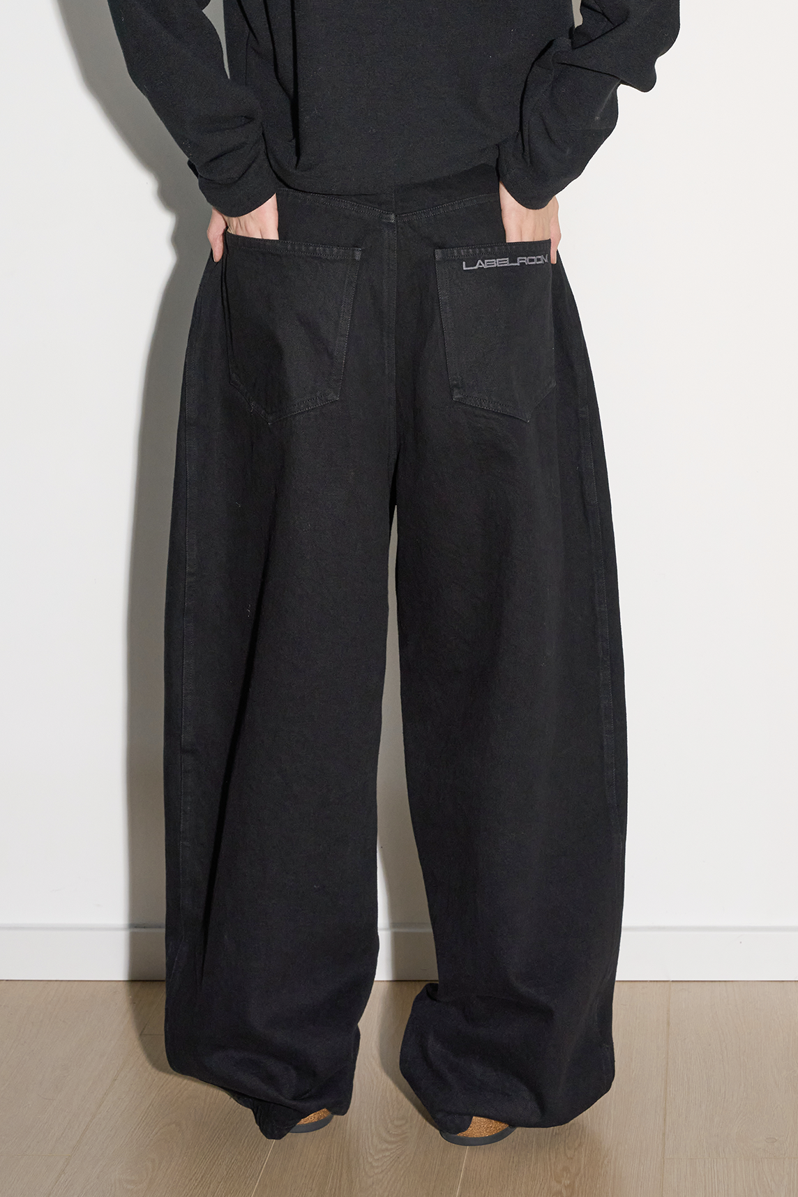 Unisex Washed Damaged Baggy Silhouette Denim Pants