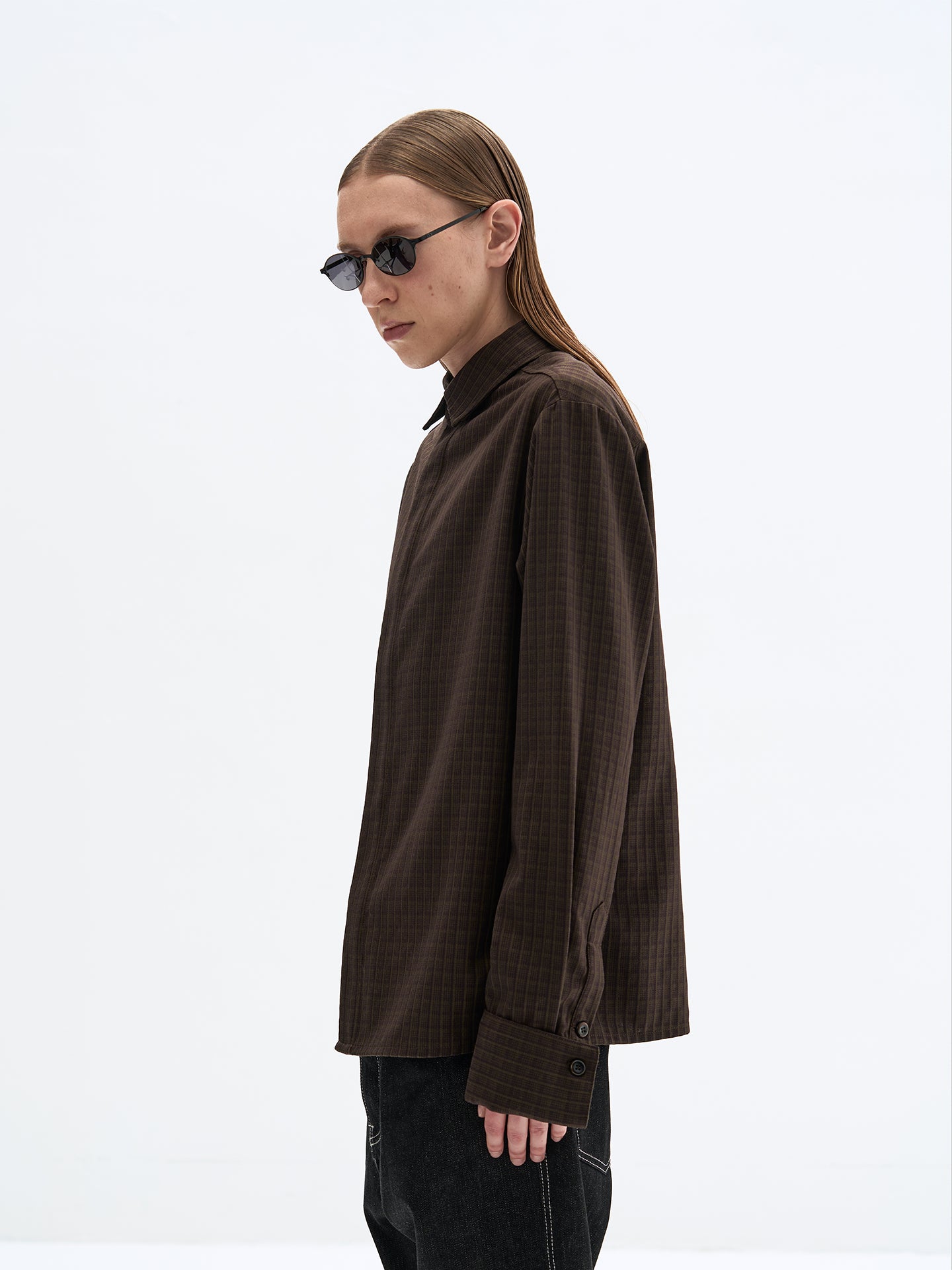 Straight shoulder shirt