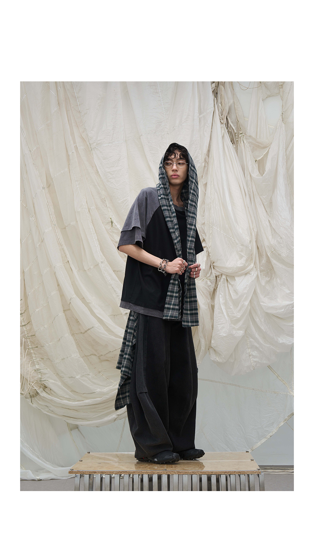 Removable decorative scarf