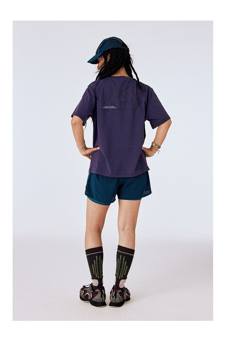 Moisture-wicking, quick-drying T-shirt