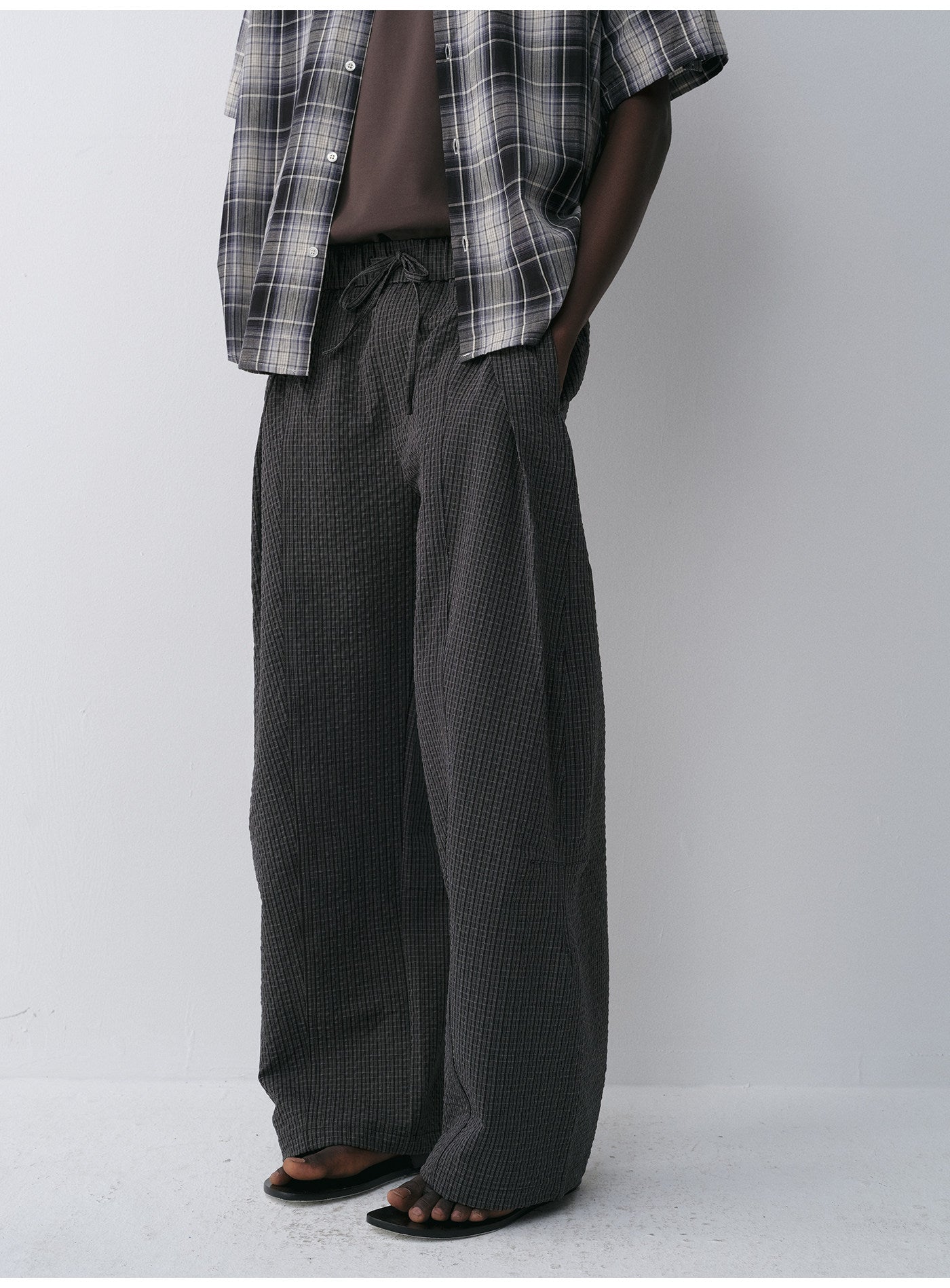 Curved Silhouette Casual Pants with Elastic Waistband