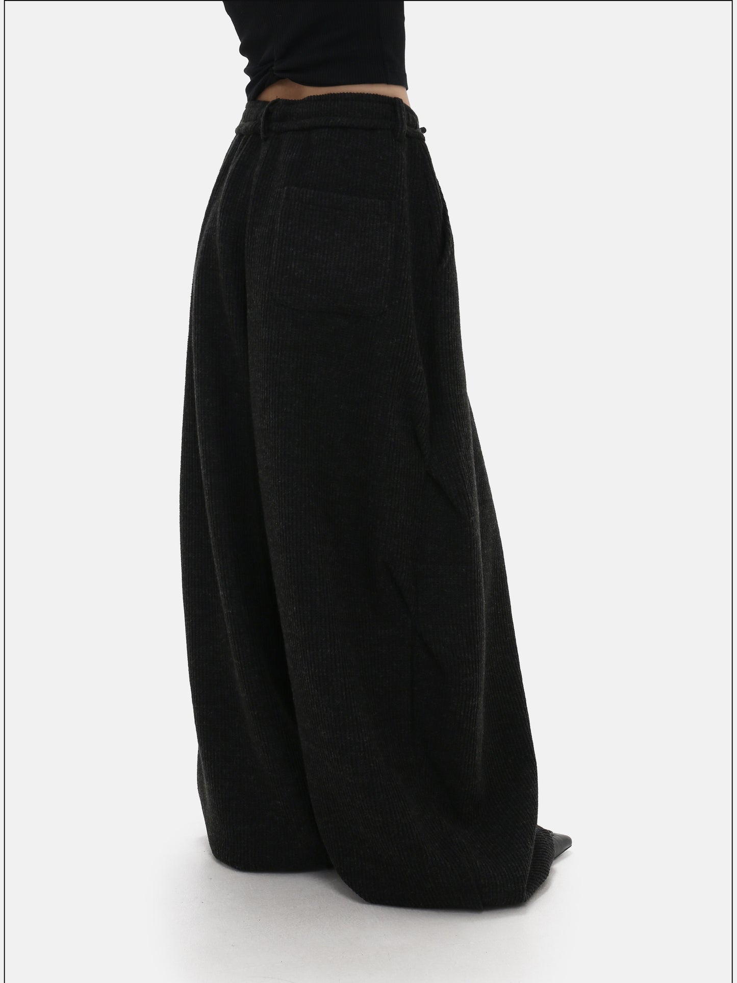 Relaxed Pleated Knit Sweatpants