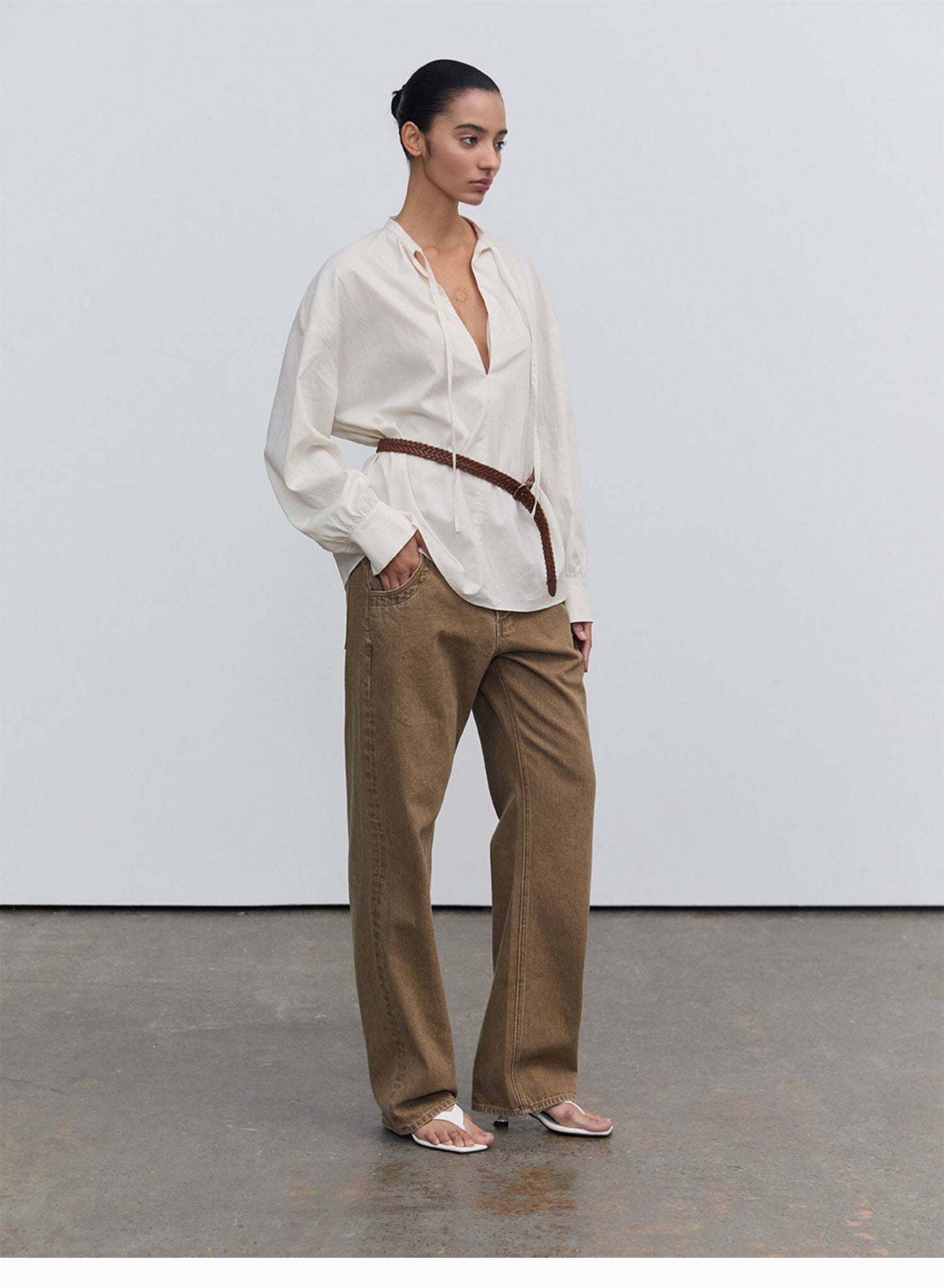 Half-open collar shirt with a ribbon