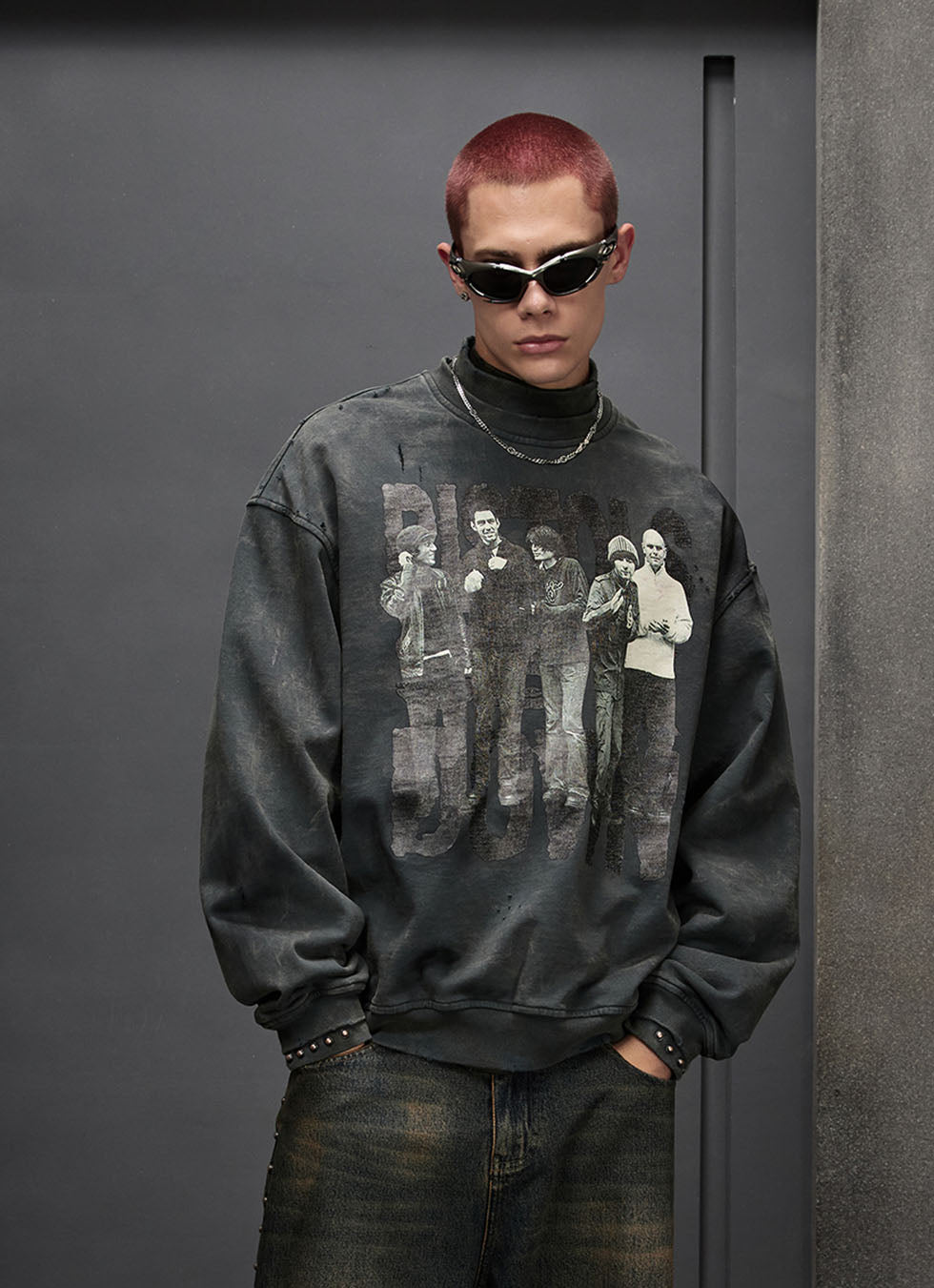 Damaged stand collar round neck sweatshirt