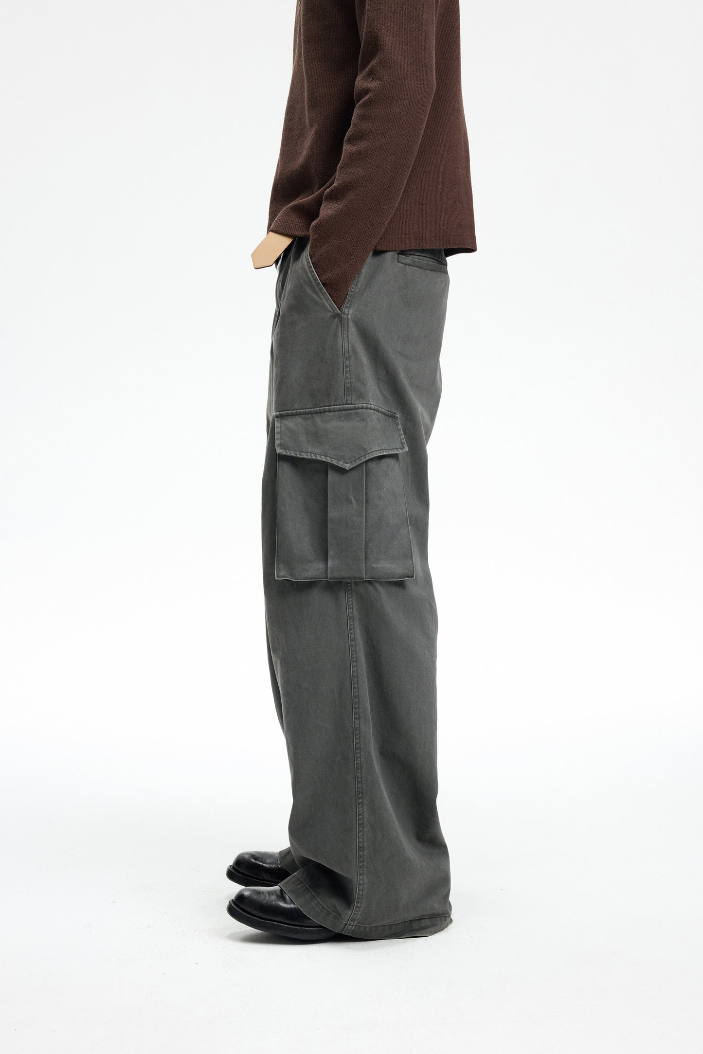 Wash-Finish Straight-Leg Cargo Pants