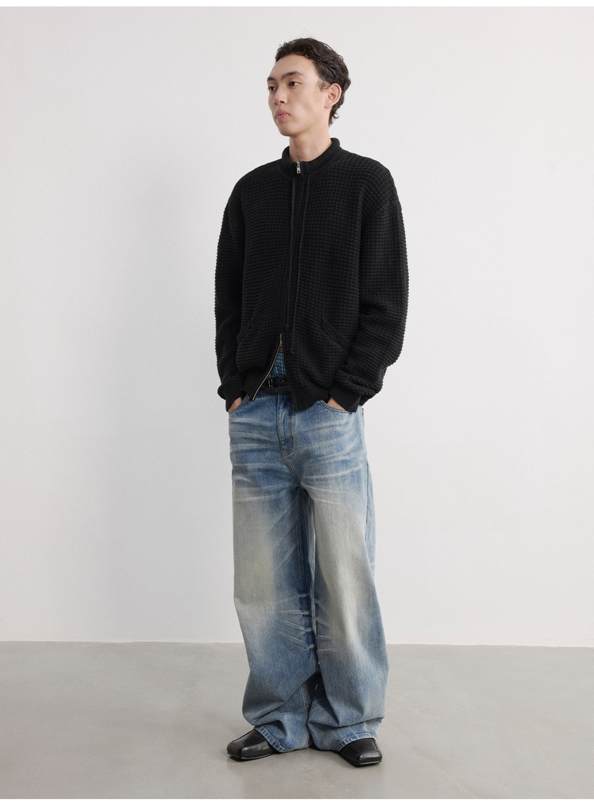 Wash-processed wide-leg jeans