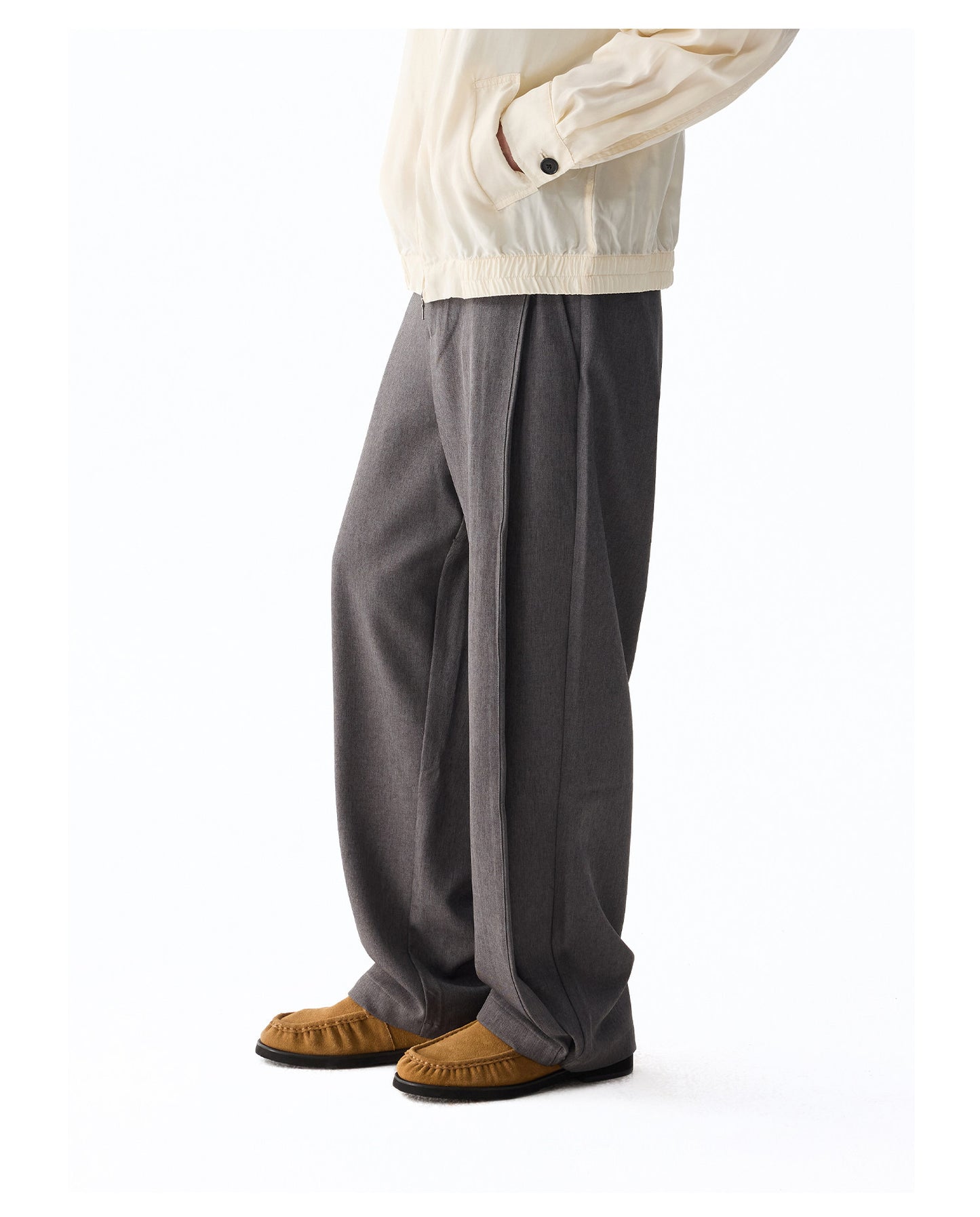 Side-Seam Casual Pants with a 3D Silhouette