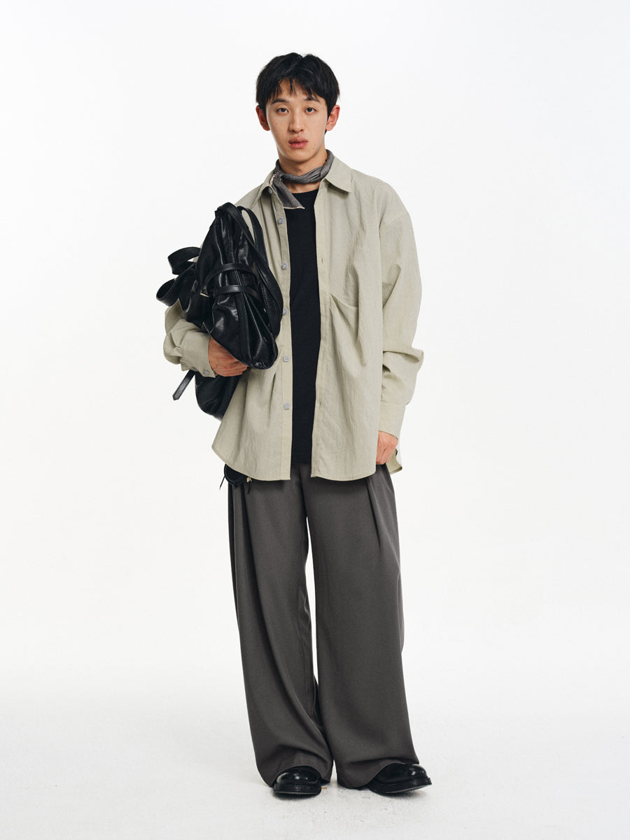 Smooth feel pleated shirt