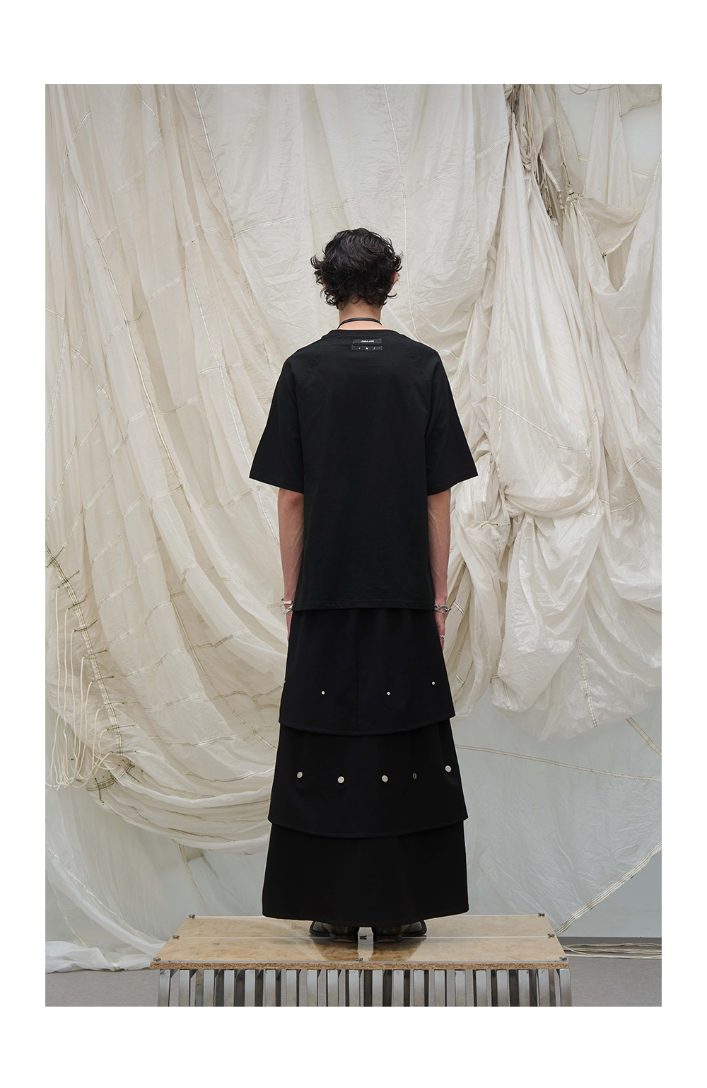 Detachable long skirt with buttons