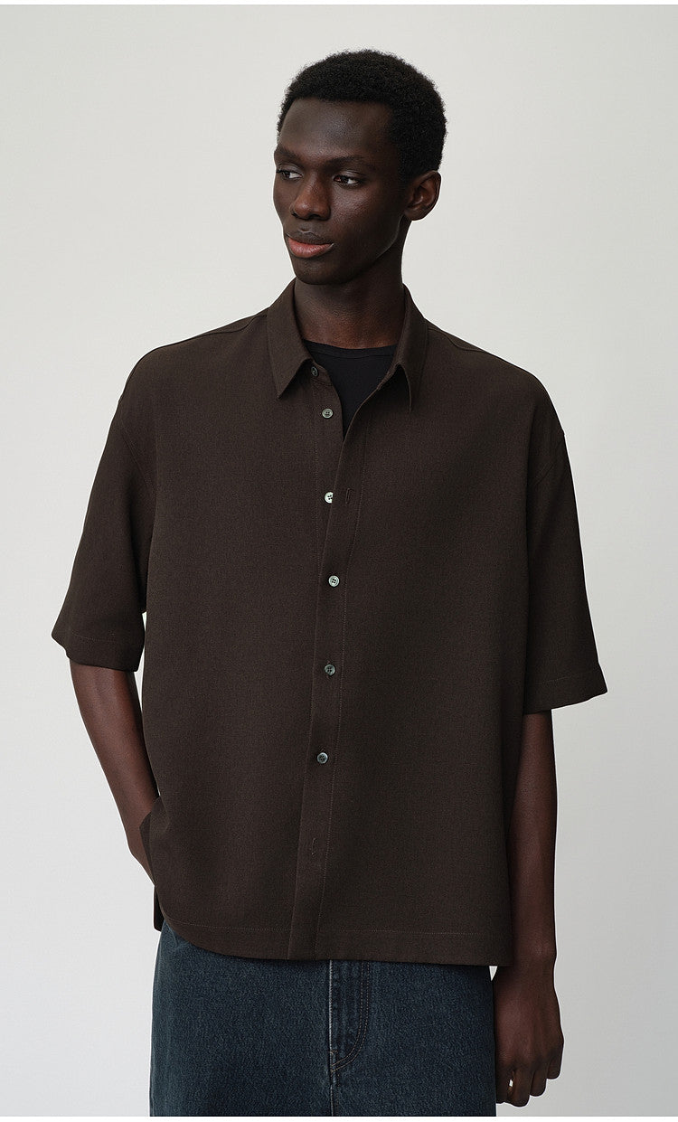 Standard Color Shirt with Pleats on the Side Seams