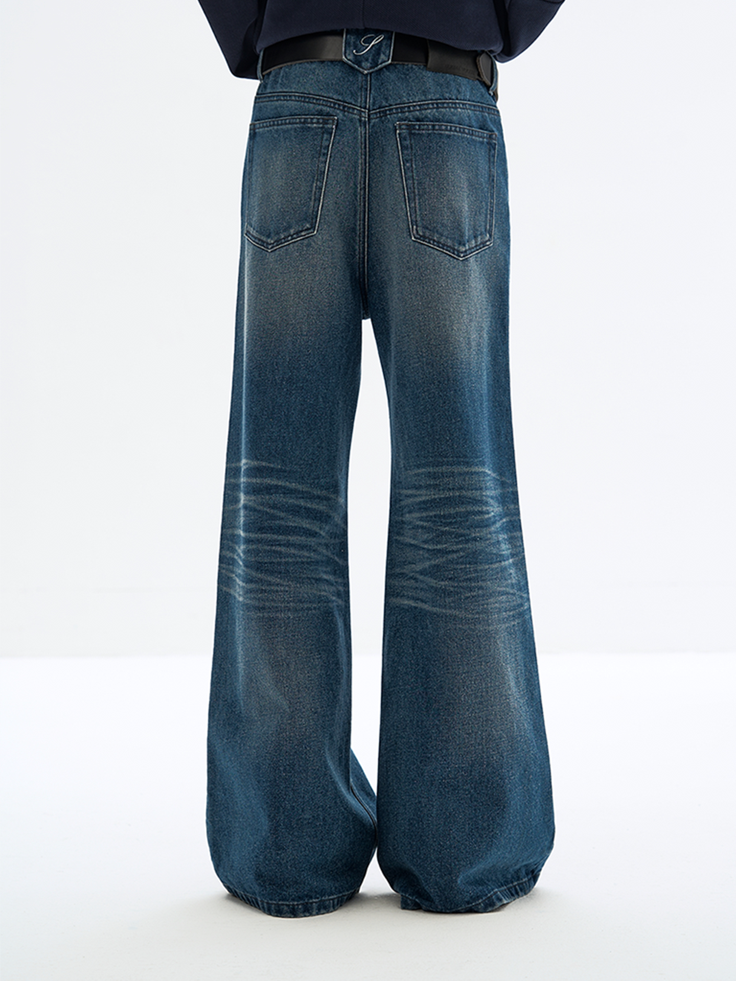 Vintage-washed jeans