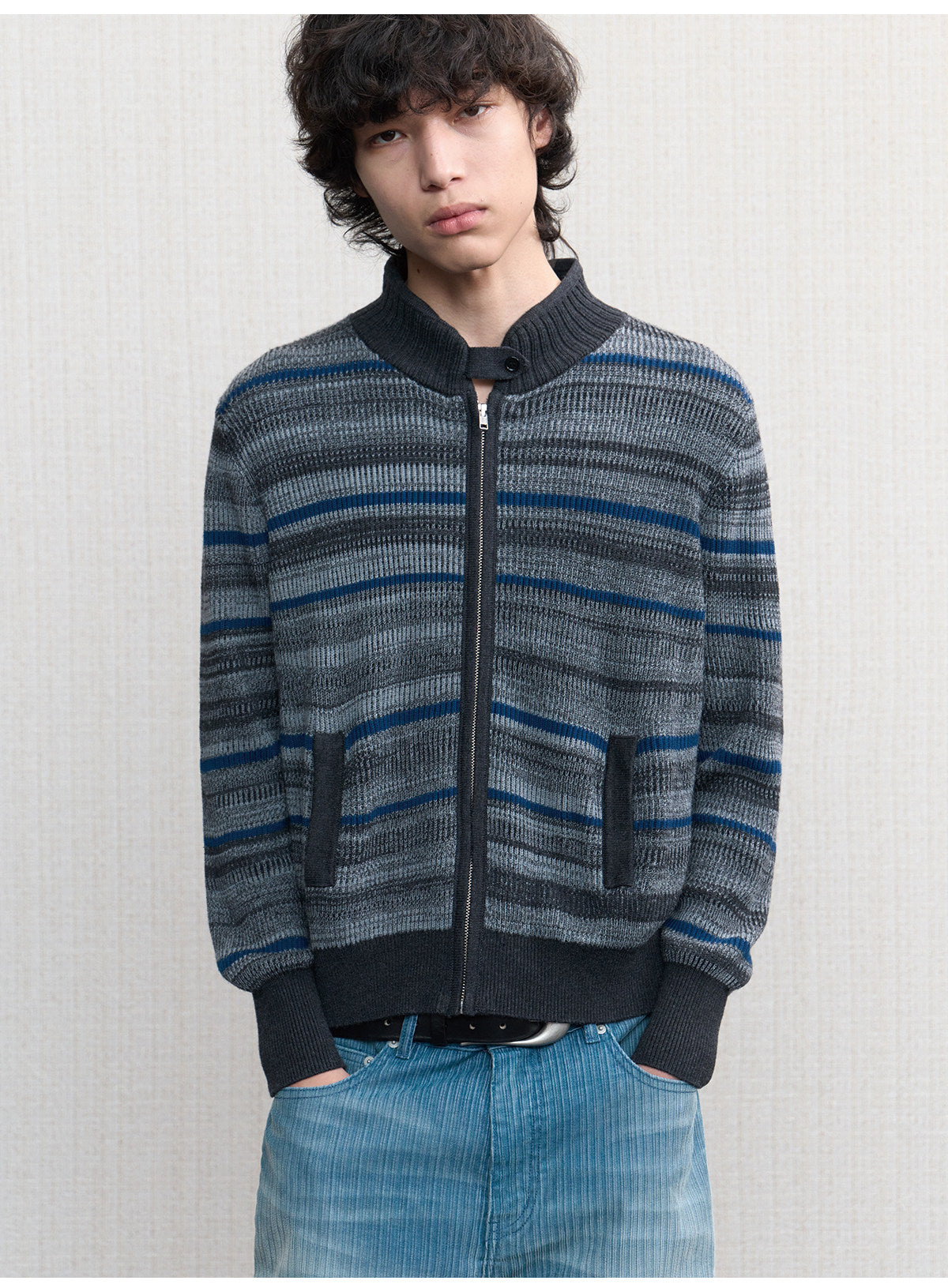 Slightly Loose-Fitting Striped Knit Cardigan