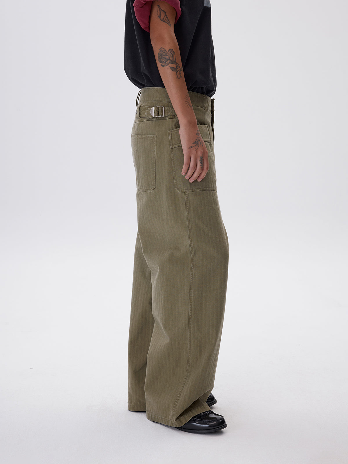 Casual pants with patch pockets