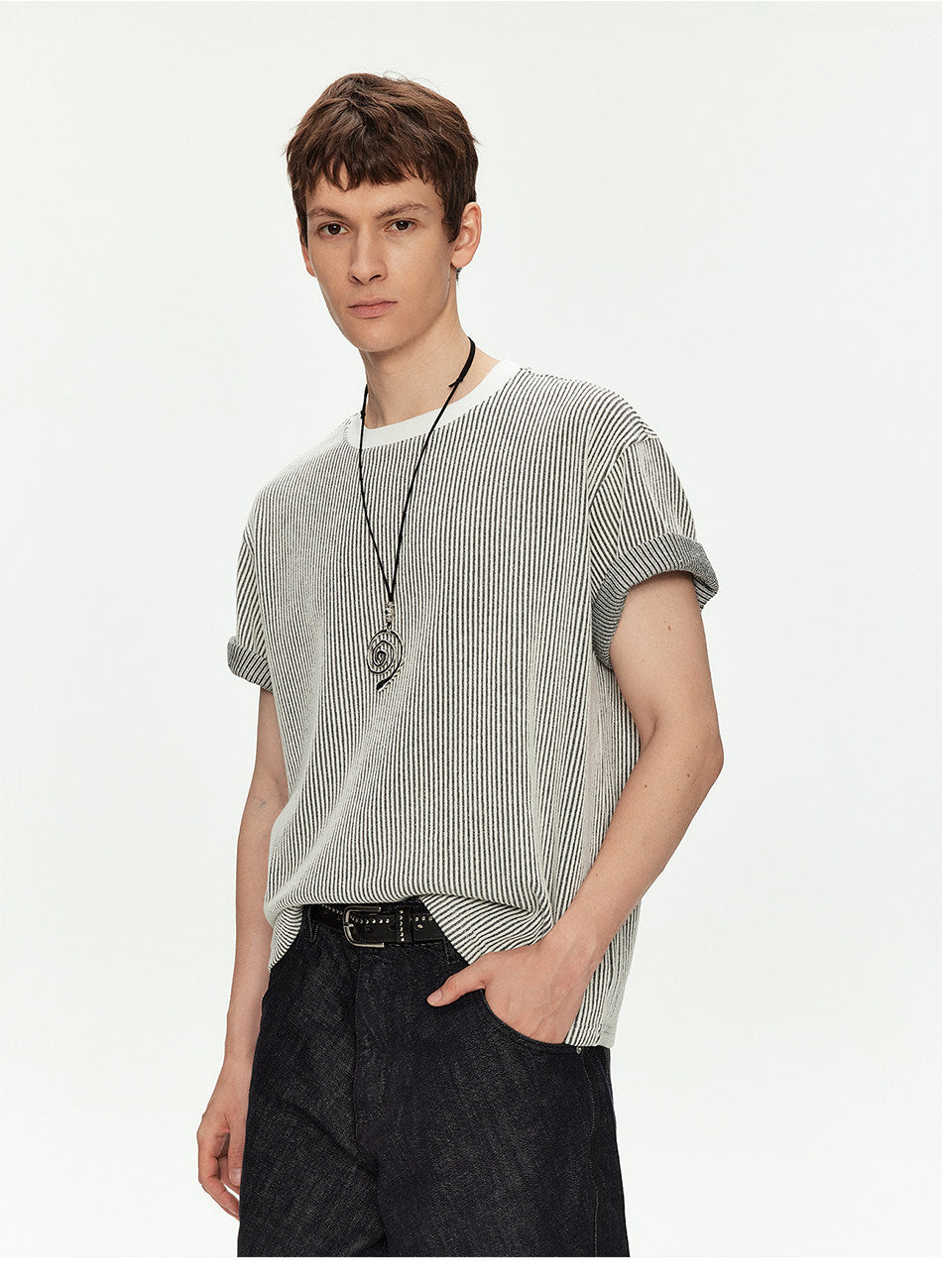 Round-Neck Vertical-Striped T-Shirt