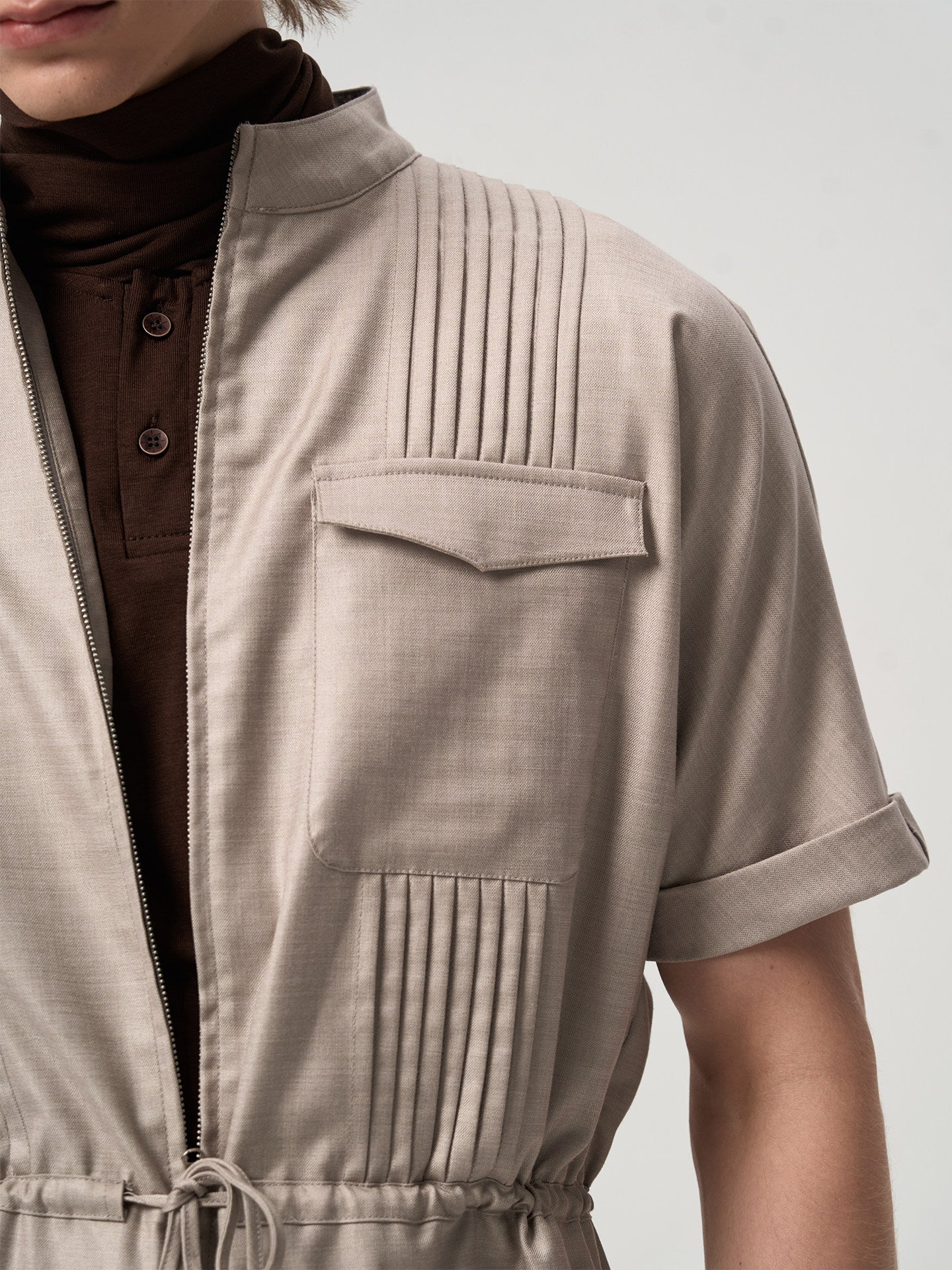 Shirt with 3D pleats and pockets