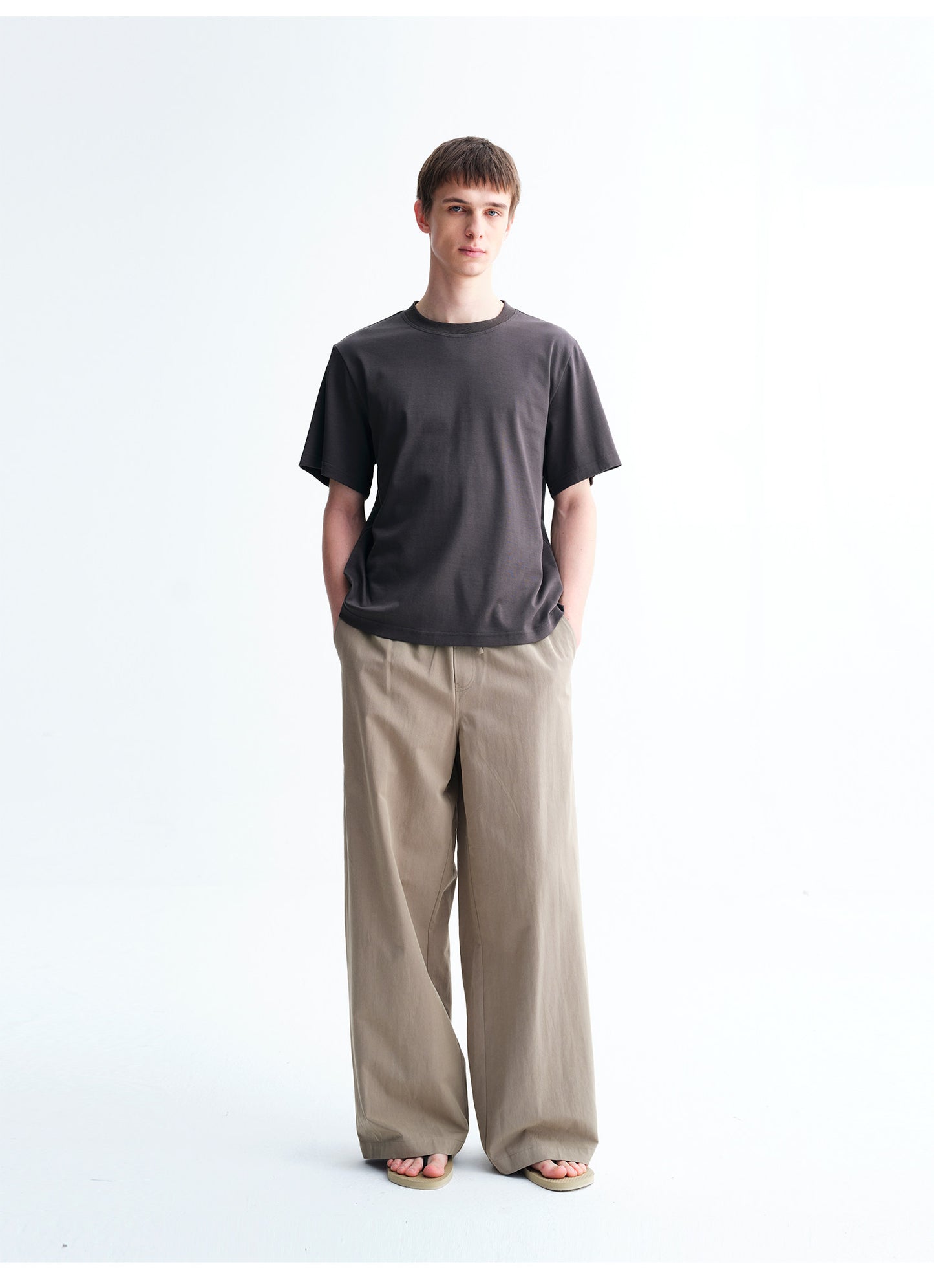 Round-Neck, Regular-Shoulder Basic T-Shirt