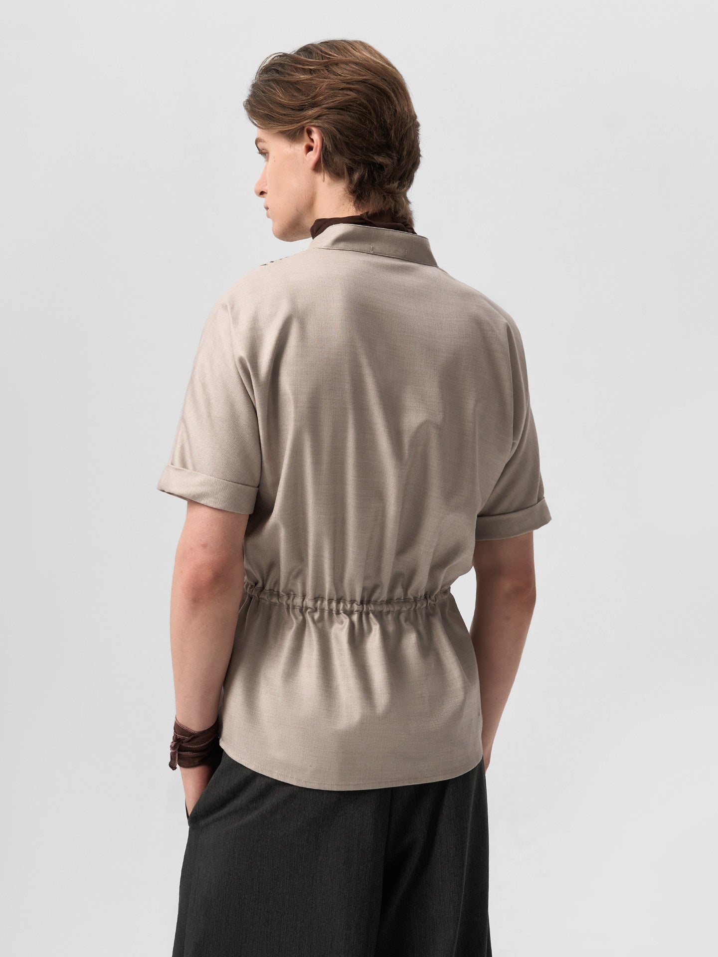 Shirt with 3D pleats and pockets