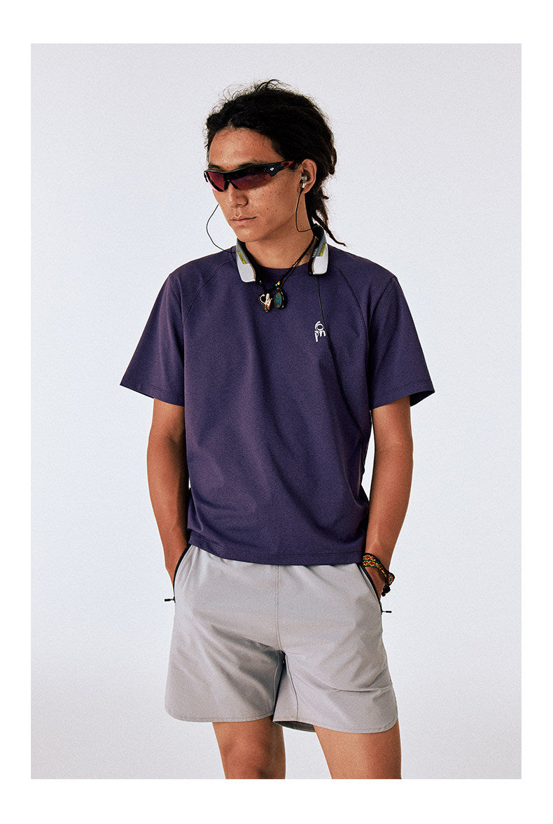 Moisture-wicking, quick-drying T-shirt