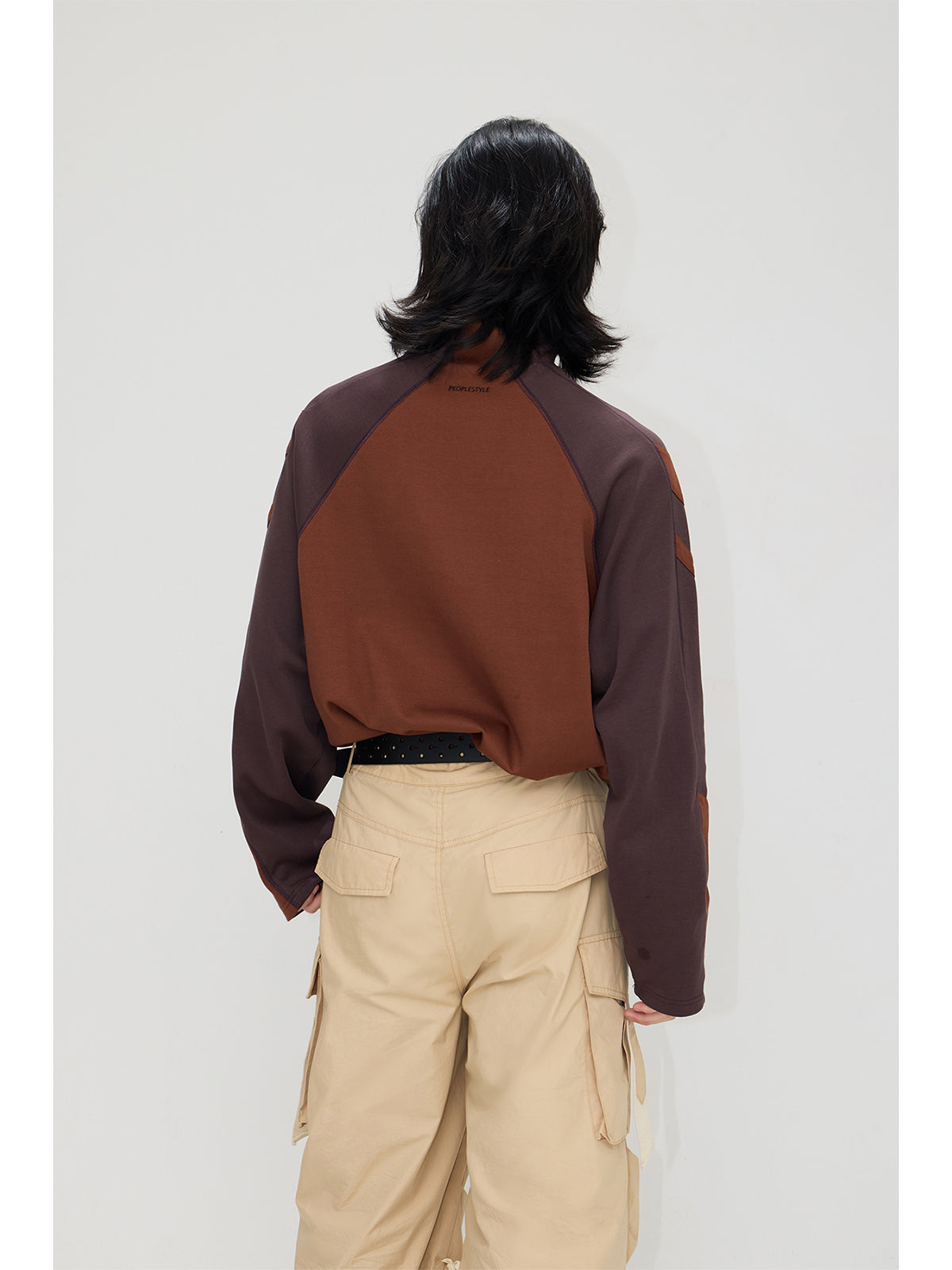 Contrast color half-zip sweatshirt