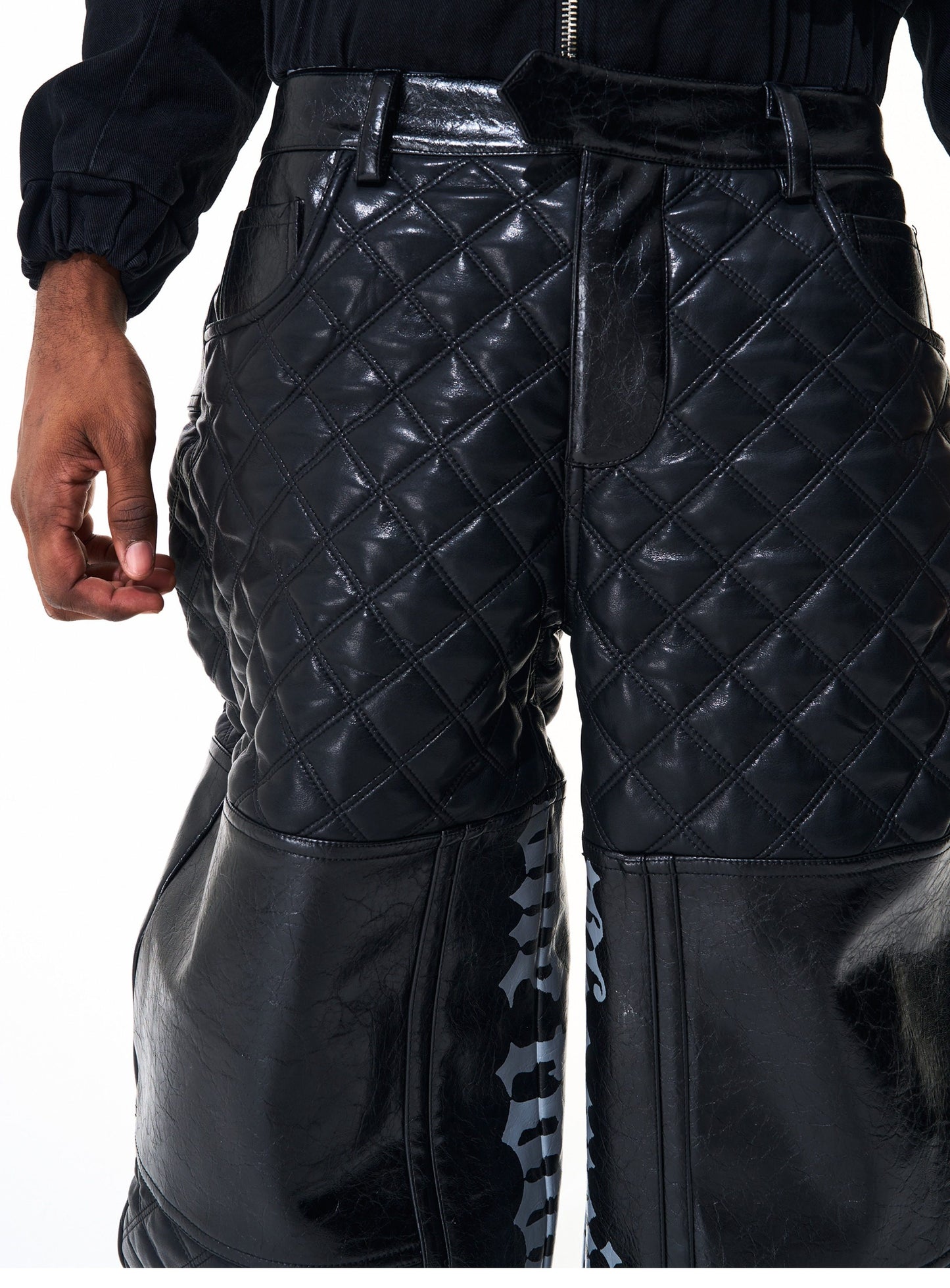 Diamond-pattern coated leather pants