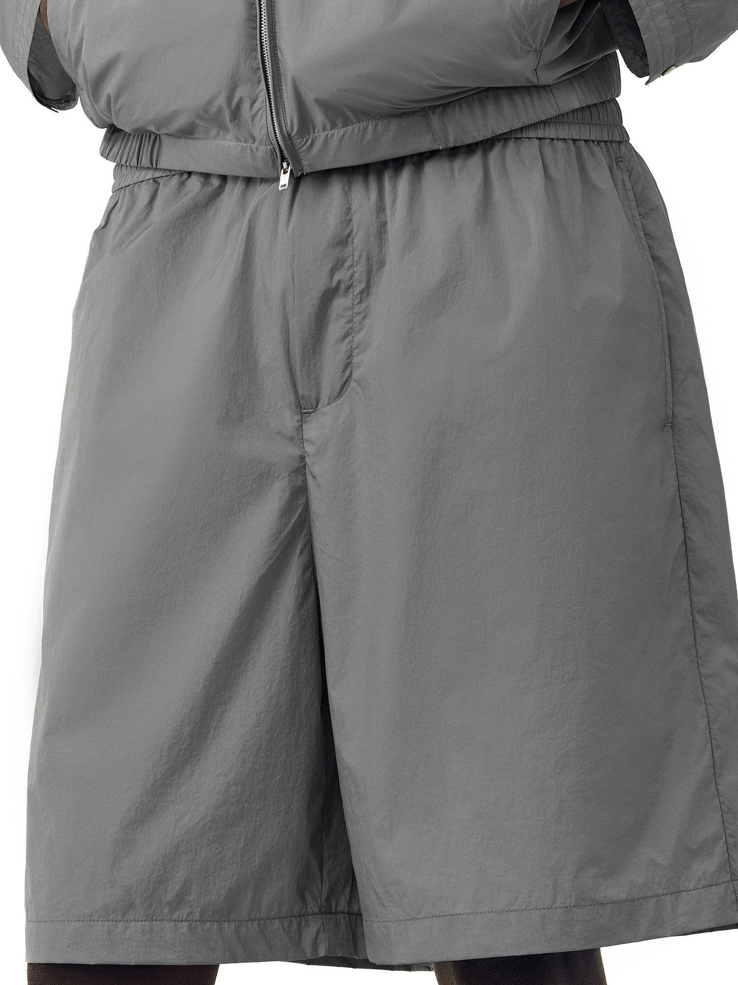 Water-repellent sun-protective shorts