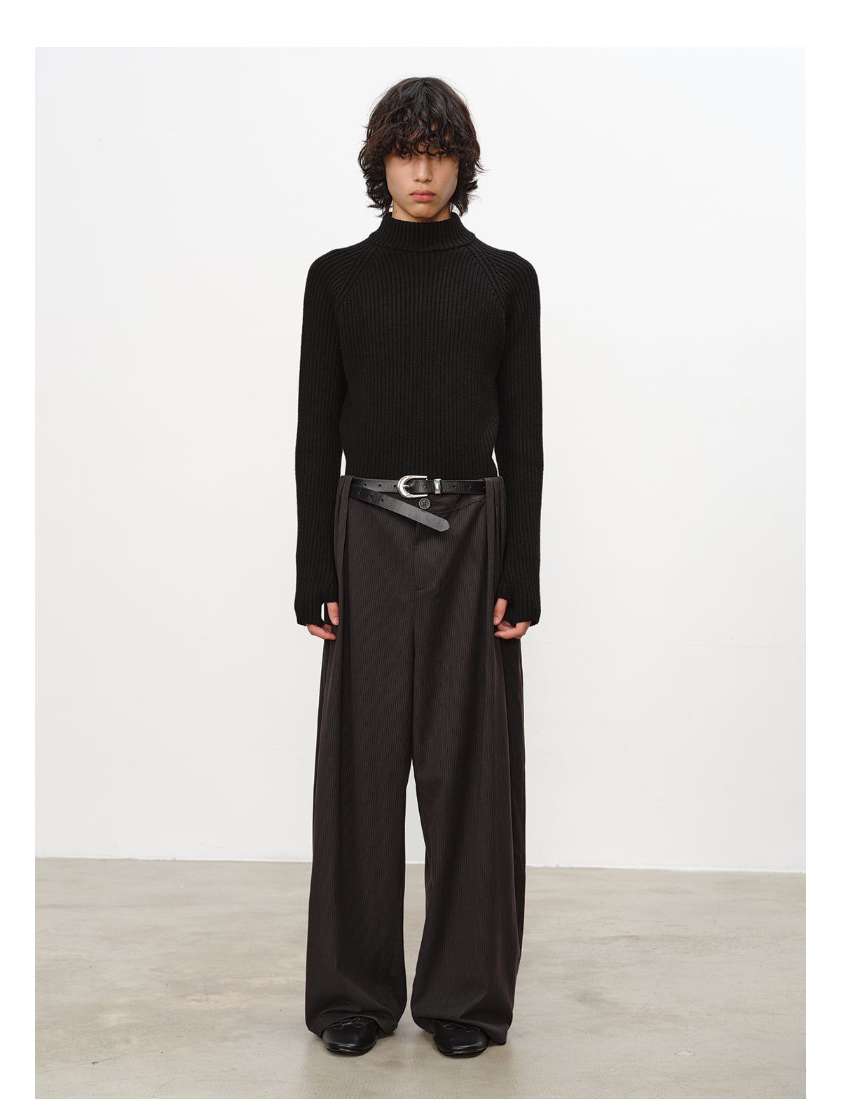 Side-Pleated Wide-Leg Pants