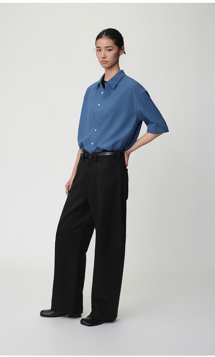 Standard Color Shirt with Pleats on the Side Seams