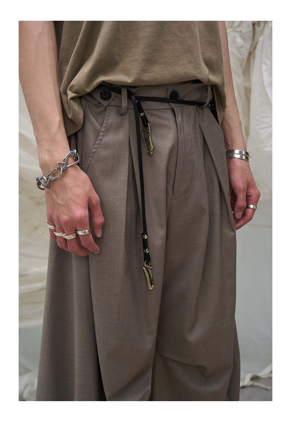 Logo-Emblazoned Mountaineering Buckle